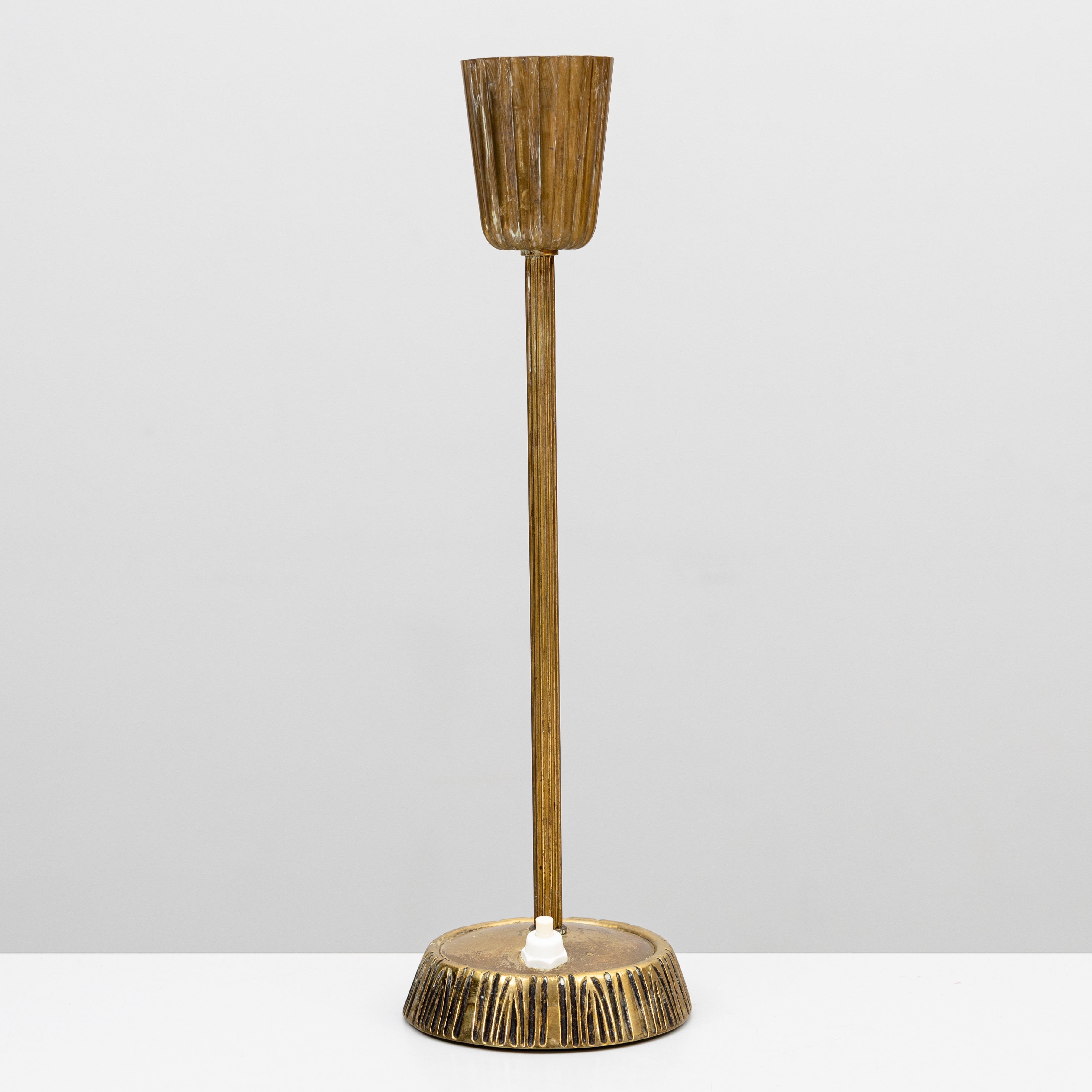 SONJA KATZIN. Bordslampa, metall, Asea Belysning, modell nr 1263, 1950-tal.