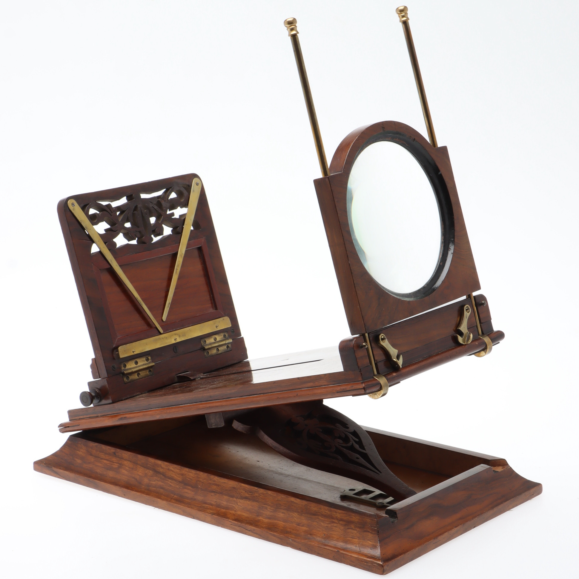 STEREOGRAFOSKOP, bordsmodell, troligen "Rowsell’s Graphoscope", valnöt, sent 1800-tal.