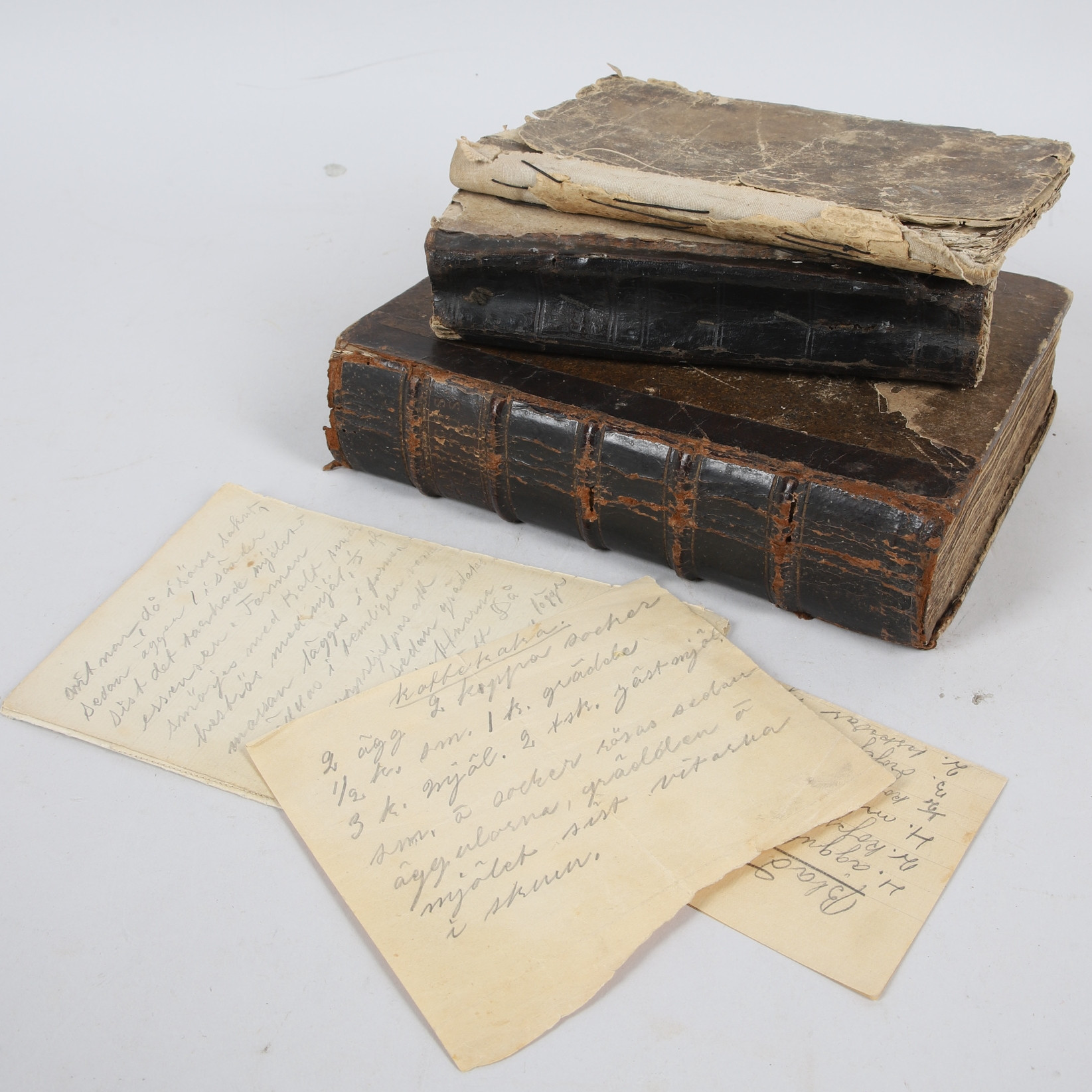 BÖCKER, 3 st, bl.a. Johann Philip Fresenius, Skriftermåls- och communion-bok, 1800-tal.