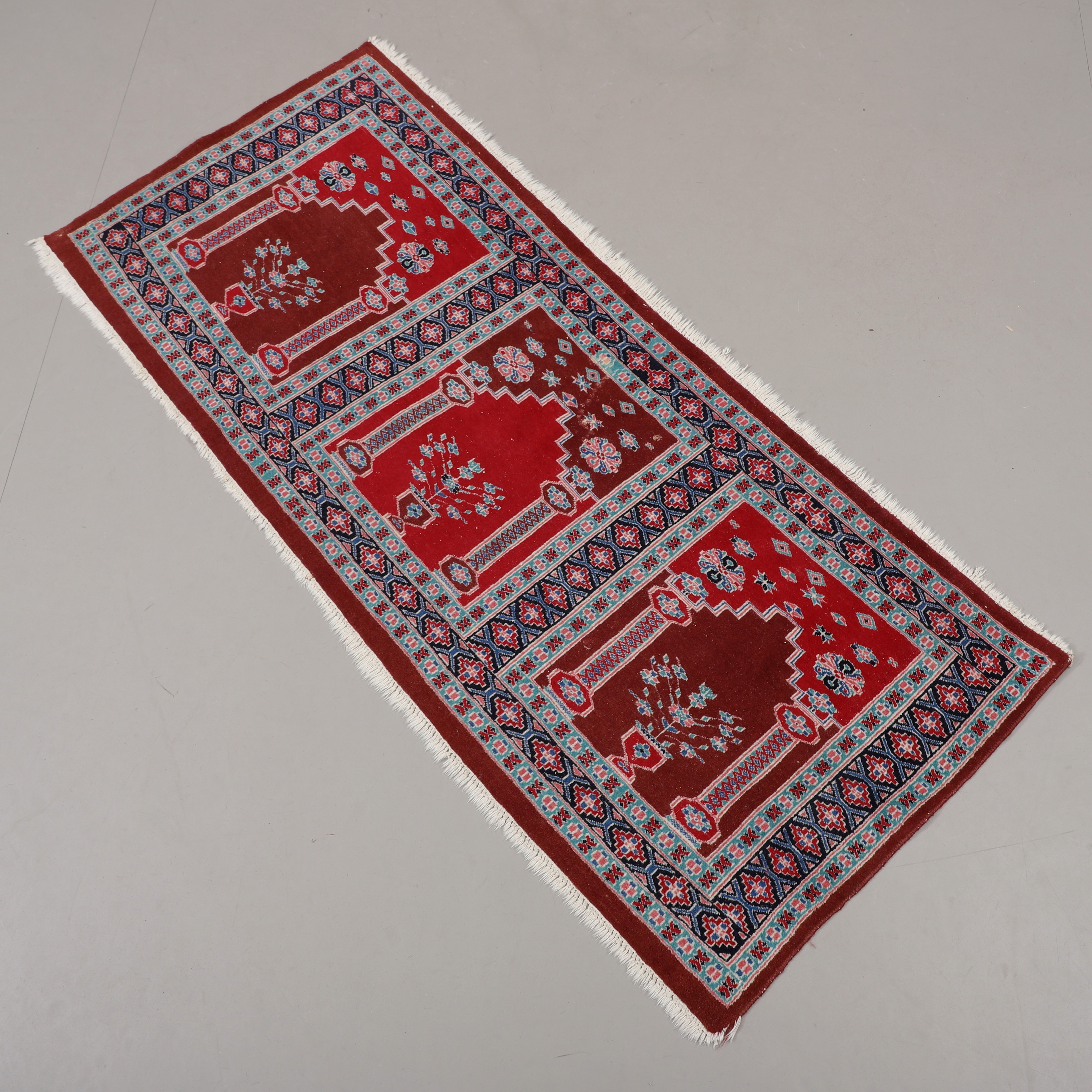 MATTA, orientalisk, mått 185x78 cm.