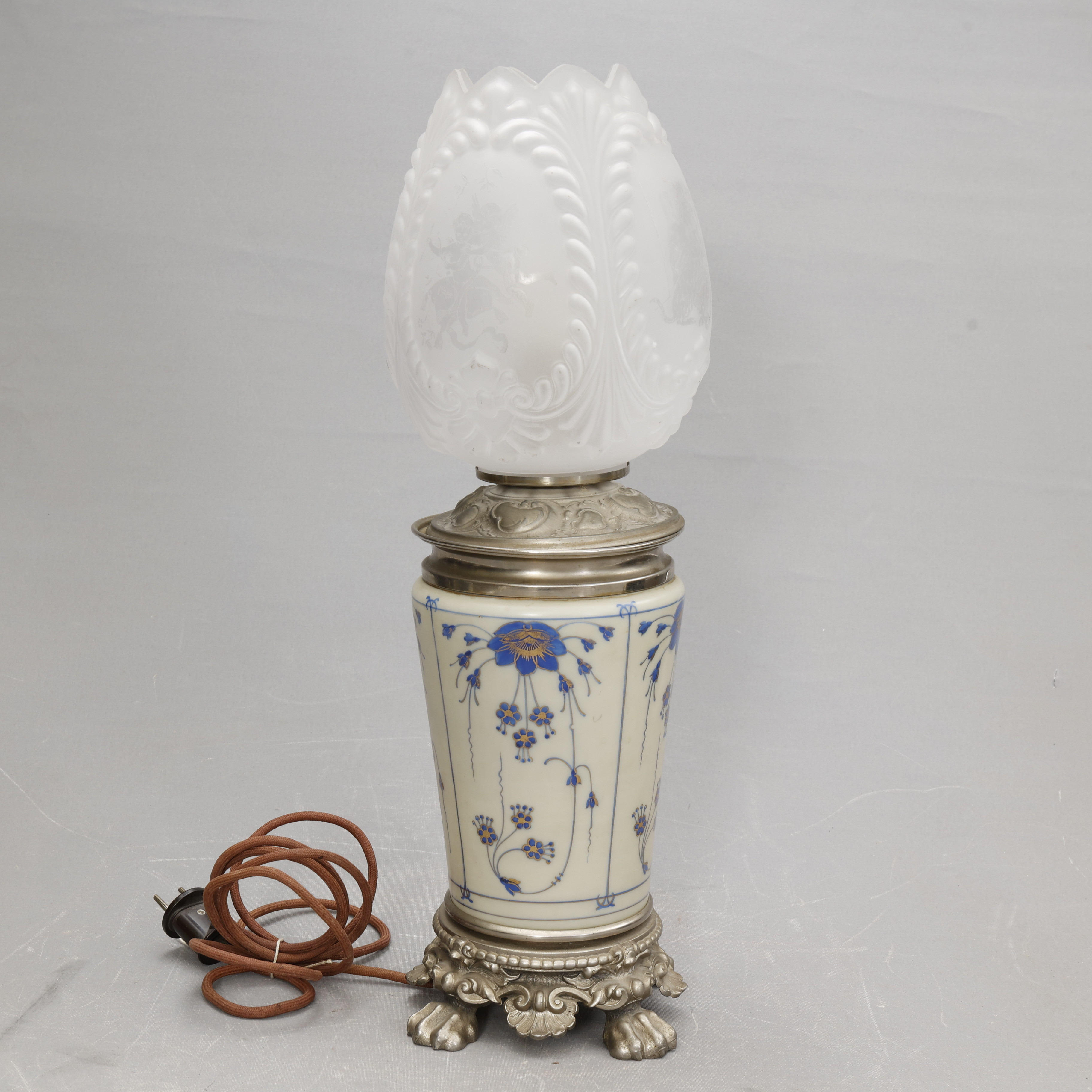 BORDSLAMPA, omgjord fotogenlampa.