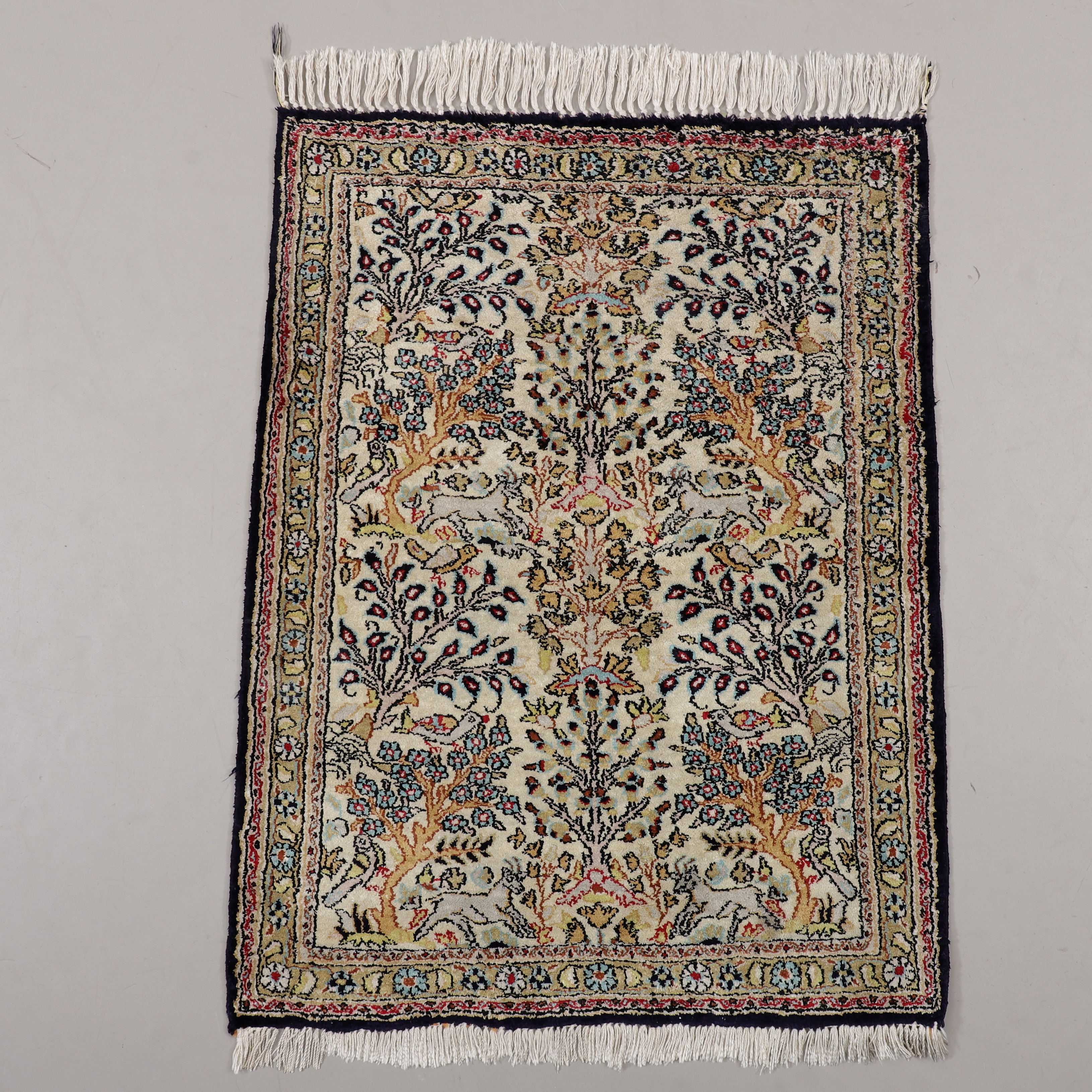 MATTA, silke, Iran, mått 87x60 cm.