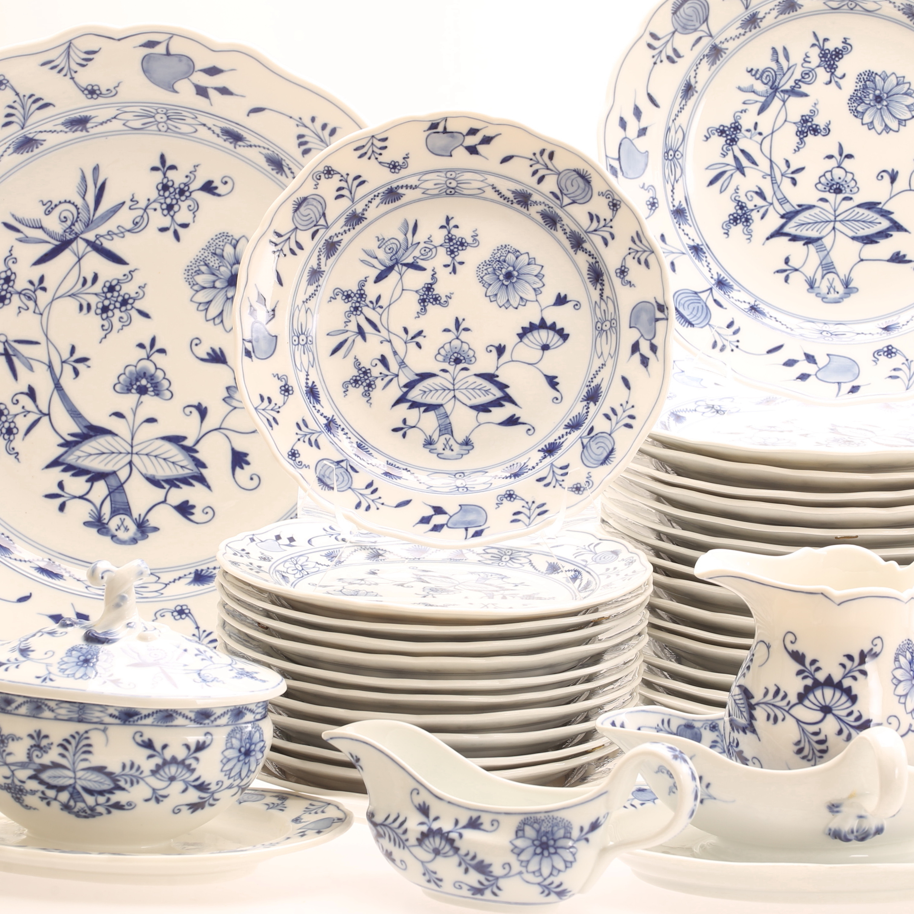 MATSERVIS, 69 delar, ”Lökmönster”, Meissen, 18/1900-tal.
