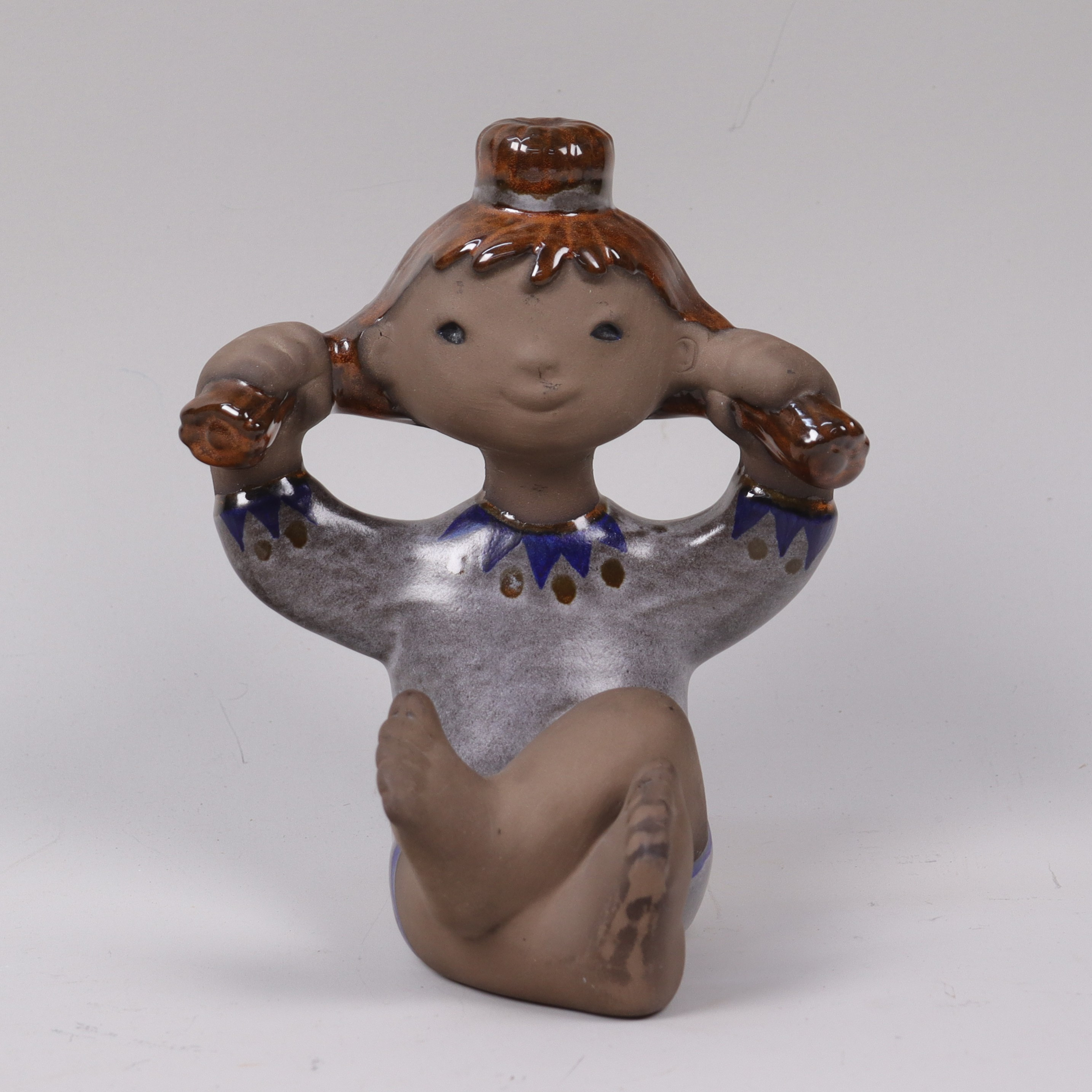 DOROTHY CLOUGH. figurin, "Linda", Upsala-Ekeby, ställvis glaserad keramik.