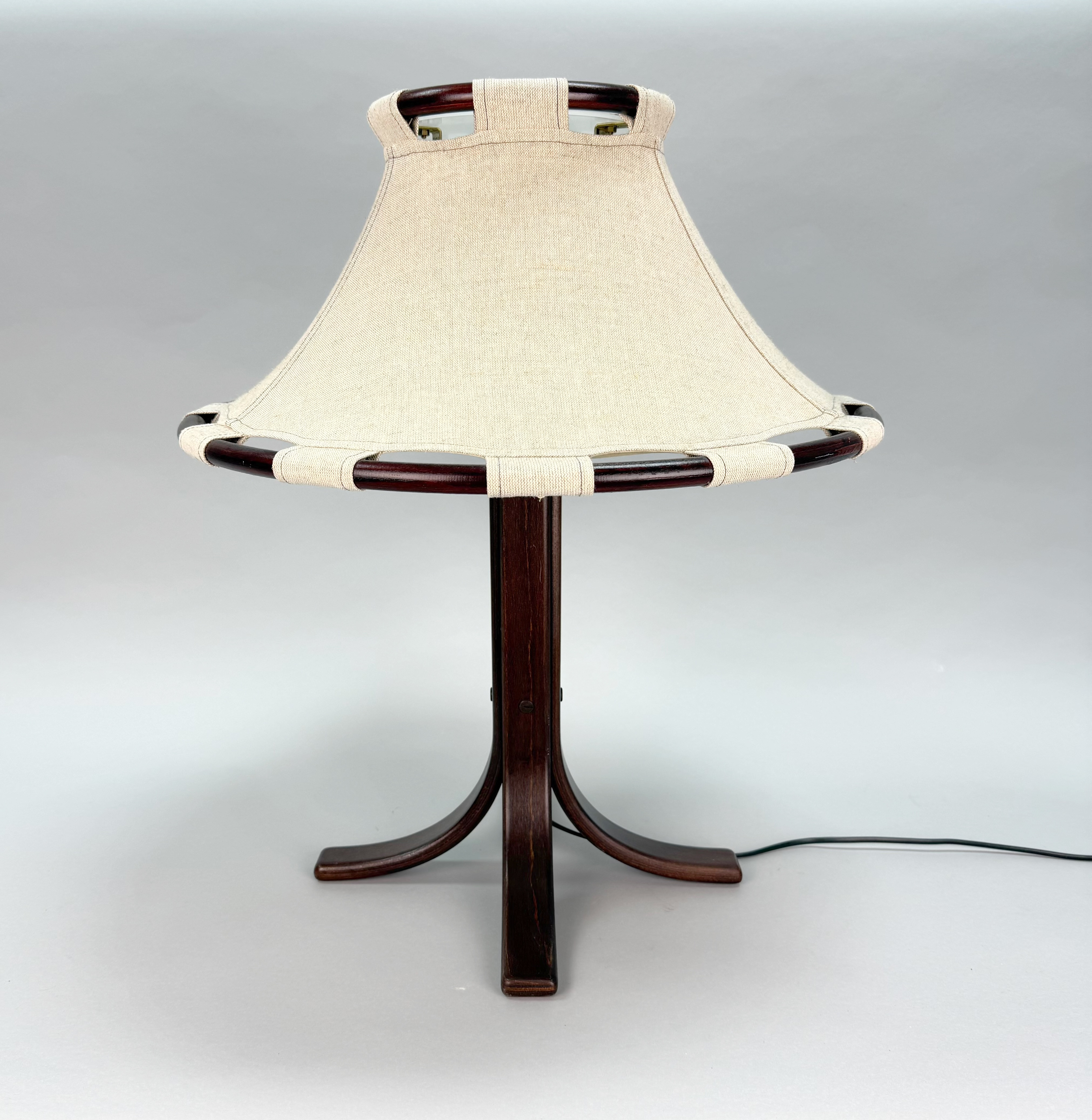 ANNA EHRNER. BORDSLAMPA, trä, textil, Ateljé Lyktan 1970 tal.