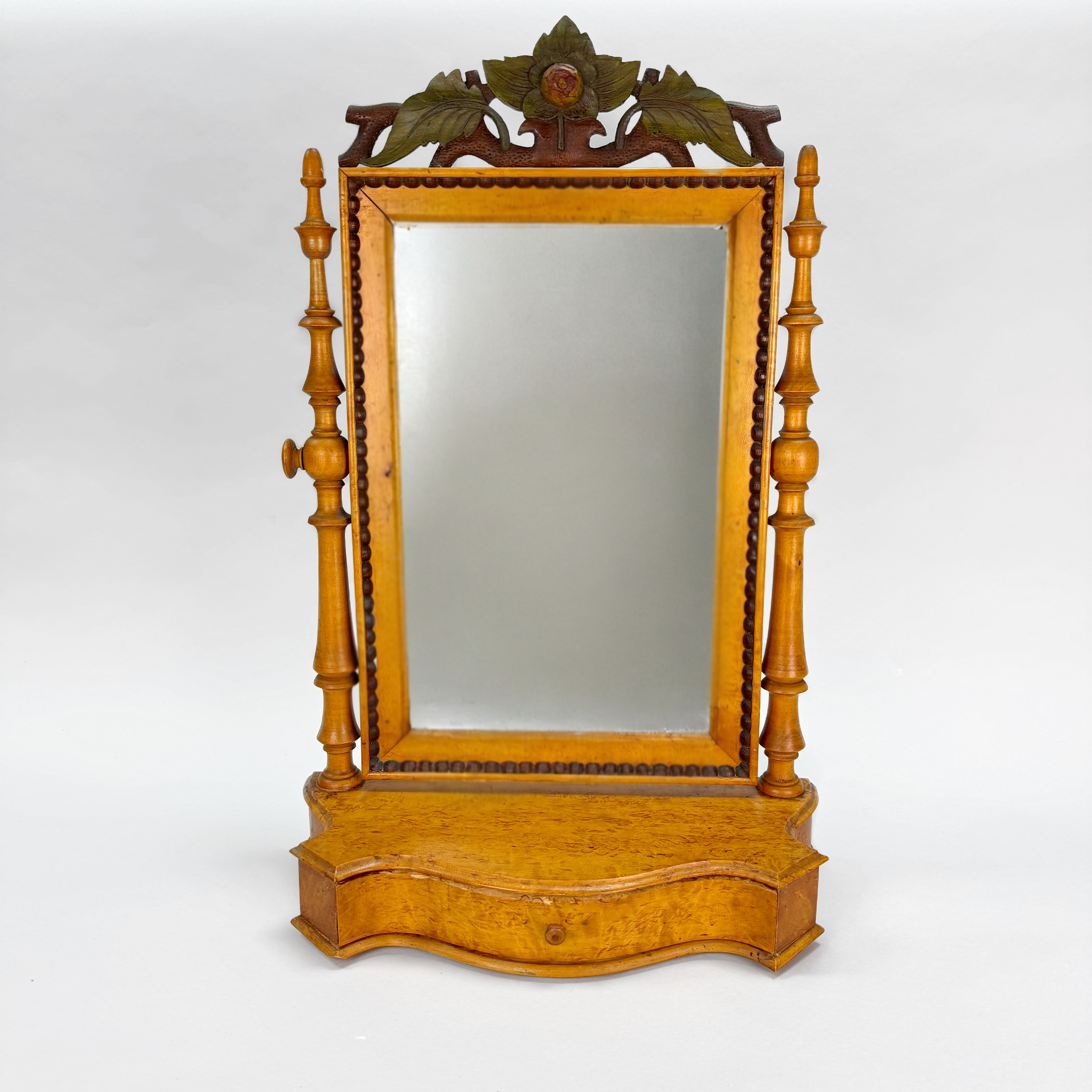 PIGTITTARE - Spegel, 18-1900-tal, med låda.