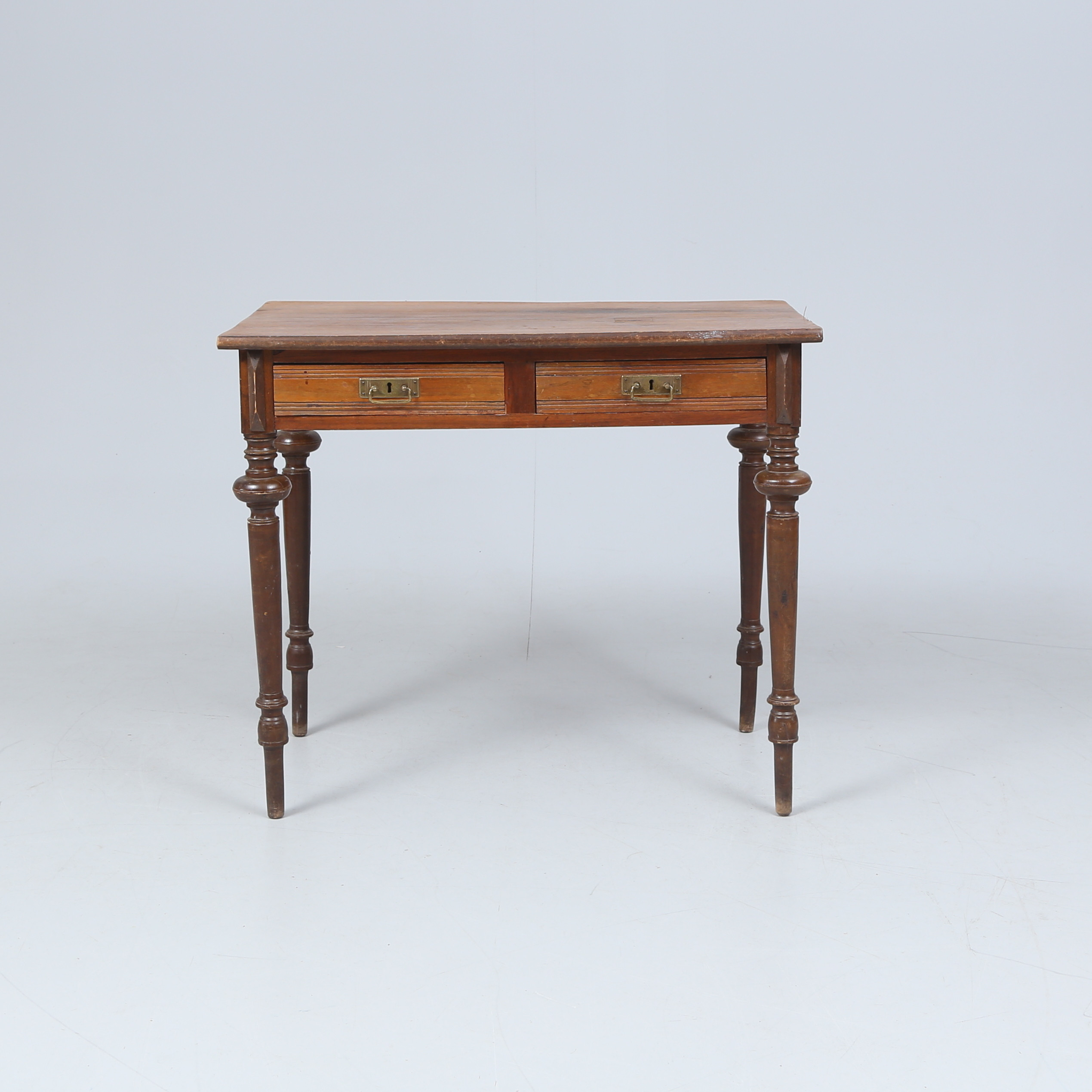 SKRIVBORD, nyrenässans, 1800/1900-tal.