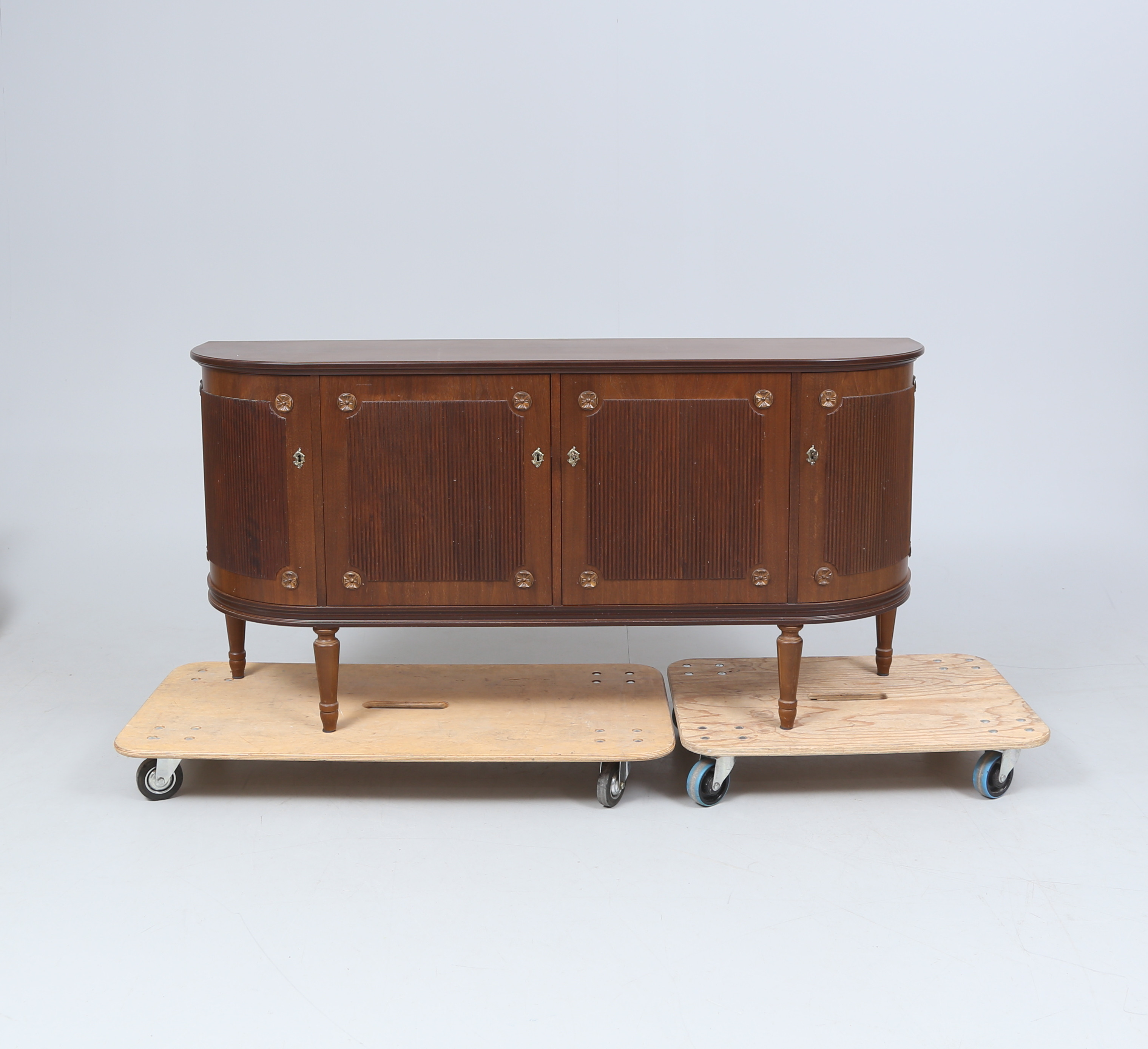 SIDEBOARD, gustaviansk stil, 1900-tal.