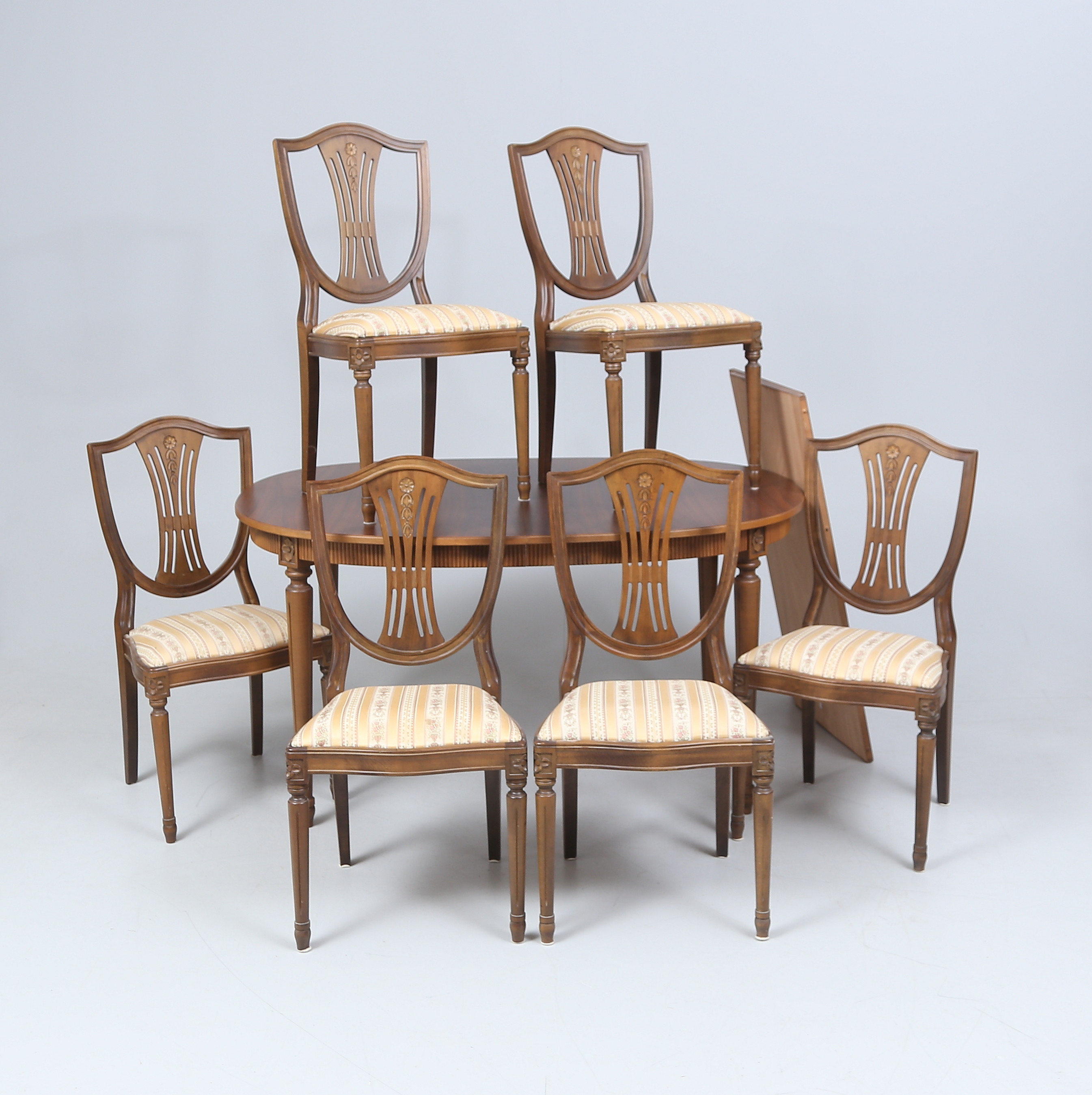 MATGRUPP, 7 delar, gustaviansk stil, 1900-tal.