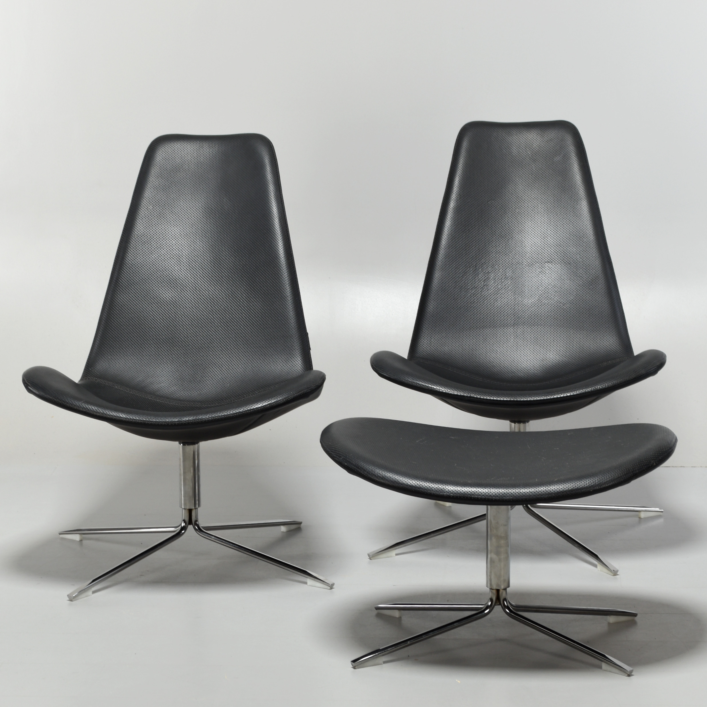 MONICA FÖRSTER. Loungestolar, 2 st samt pall, “Spoon High”.