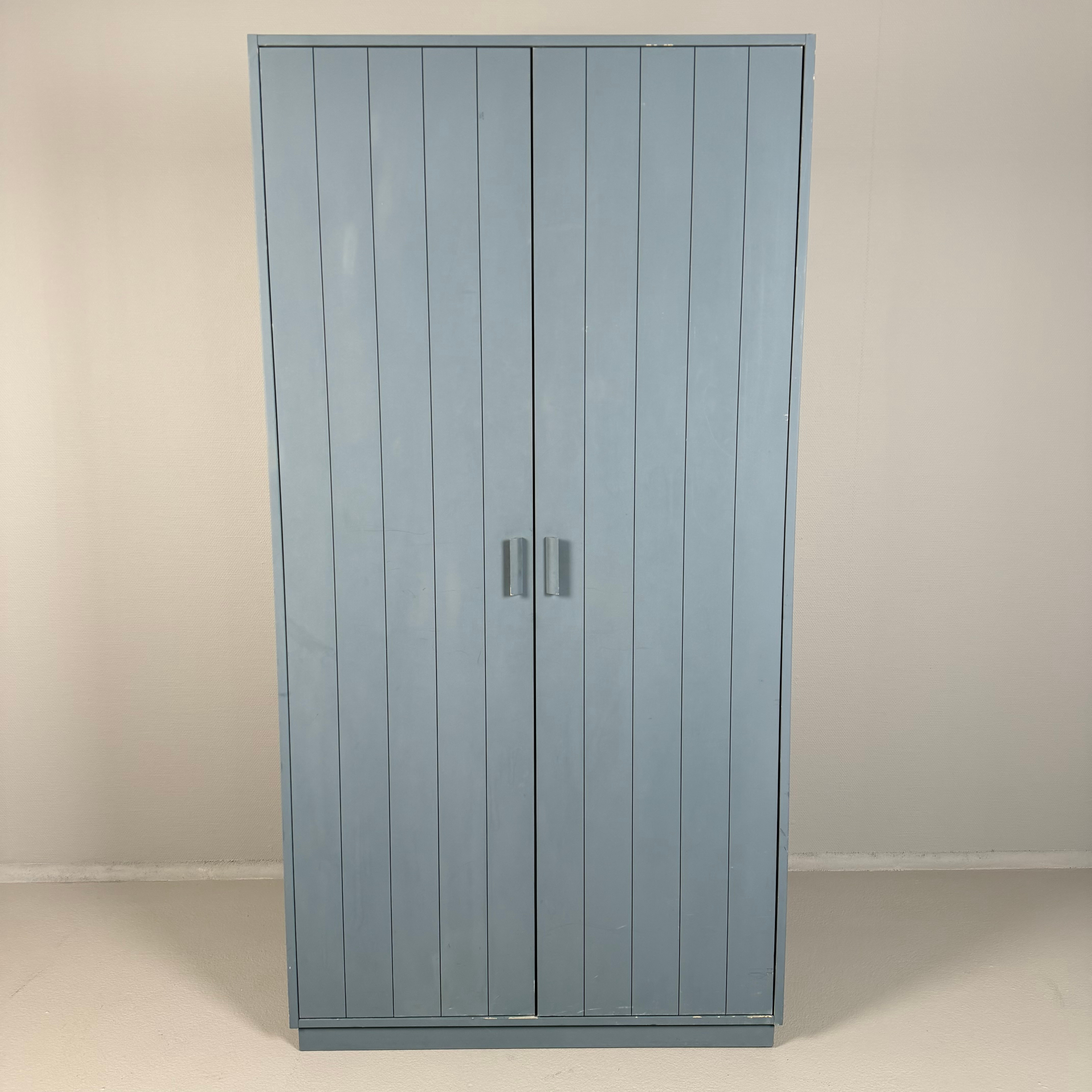 NIRVAN RICHTER (Född 1954). Klädskåp, "Massiv", design för Norrgavel, modell H10/M2.