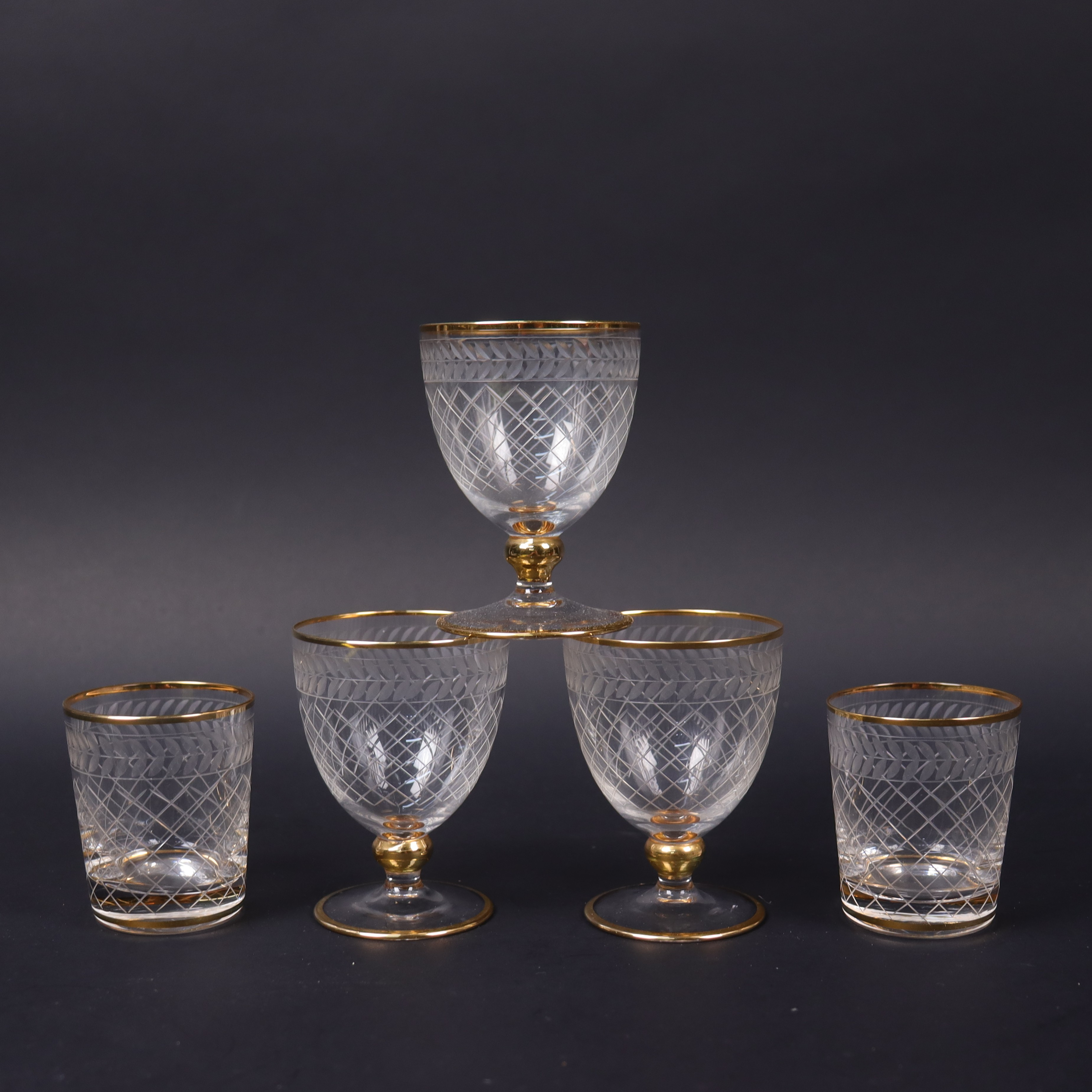 LIKÖR & SNAPSGLAS, 34 st, graverad dekor, delvis förgyllda, Tyskland, 1900-talets andra hälft.