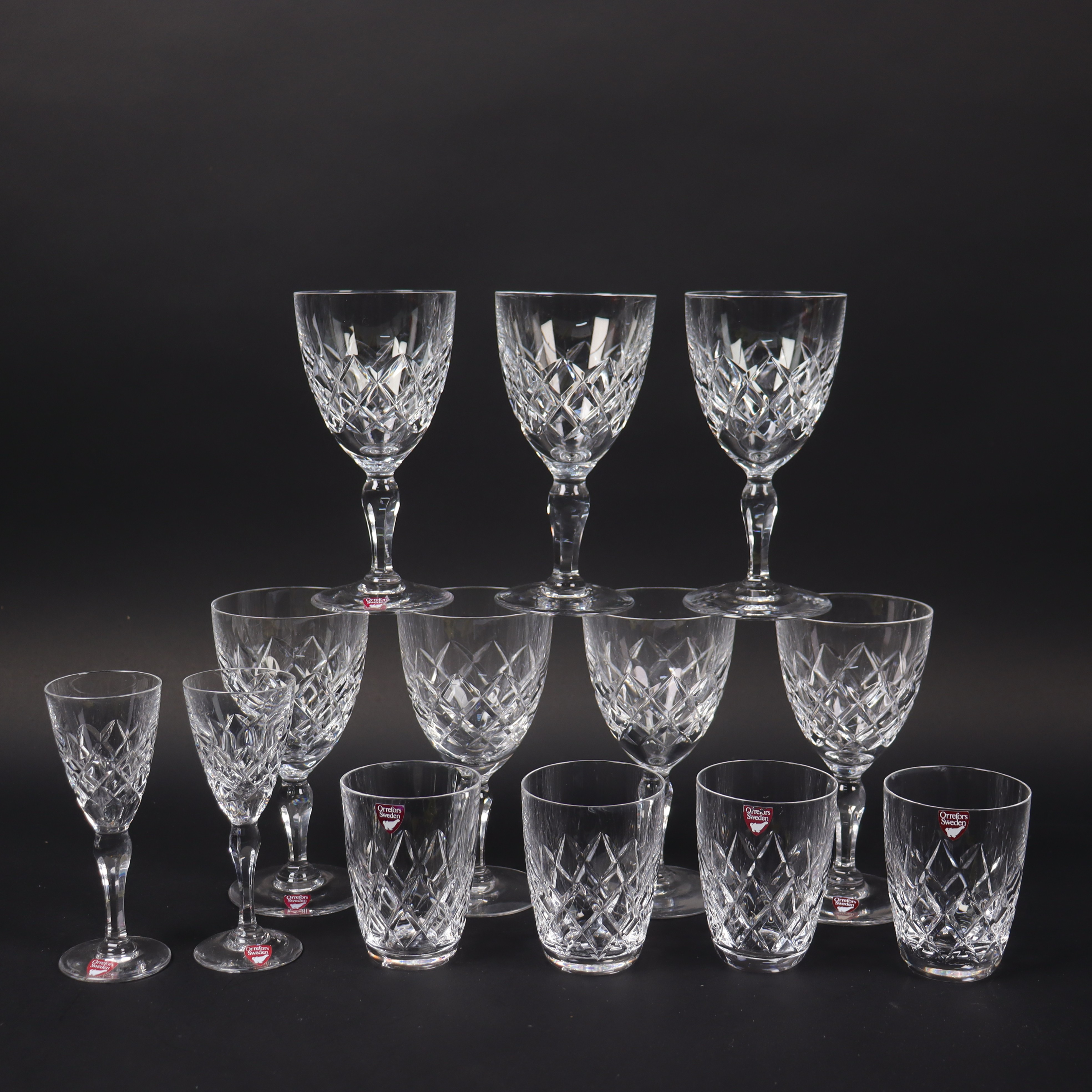 GLASSERVISDELAR, "Karolina", Orrefors, 13 delar.
