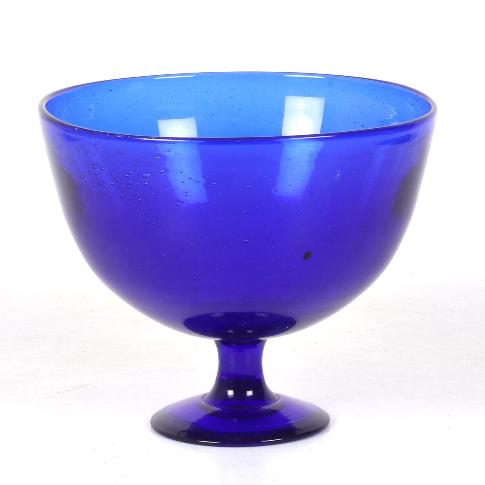 ERIK HÖGLUND. Skål på fot, glas, Boda. 1900-tal.