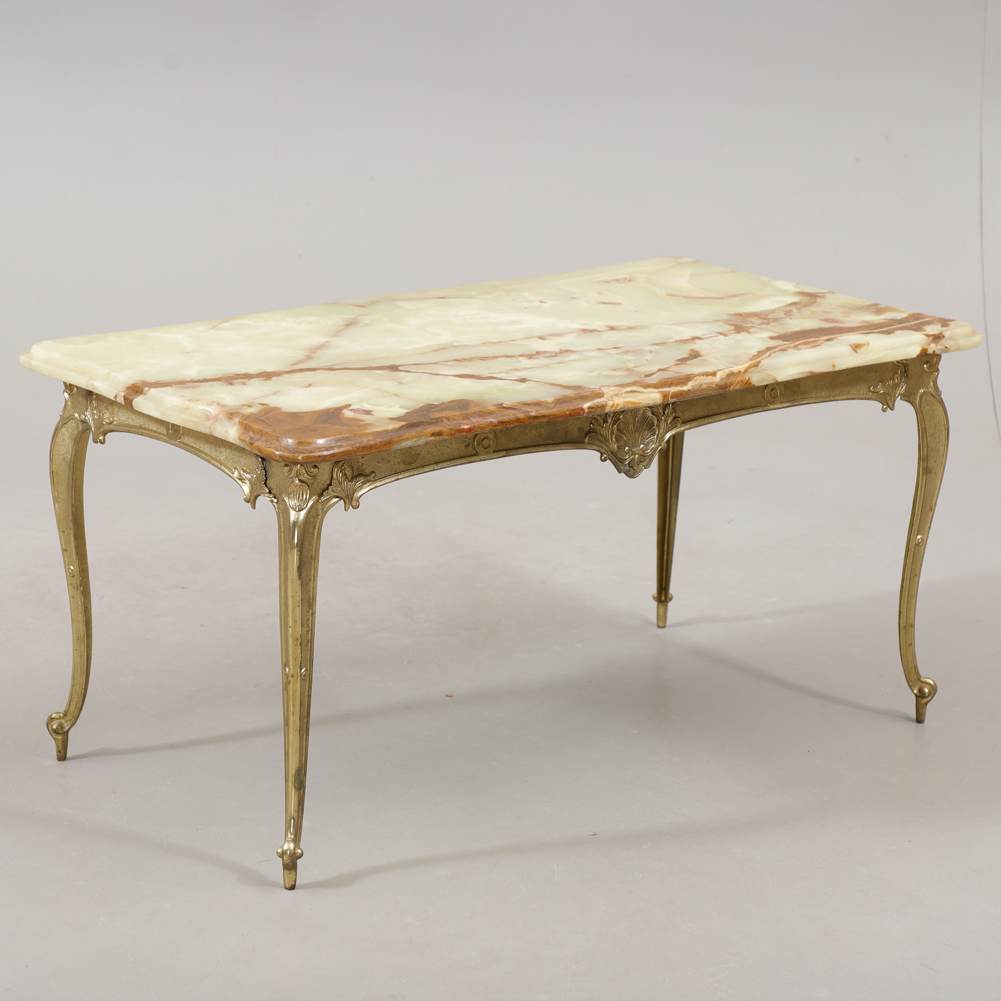 SOFFBORD MED STENSKIVA, rokokostil, 1900-talets mitt.