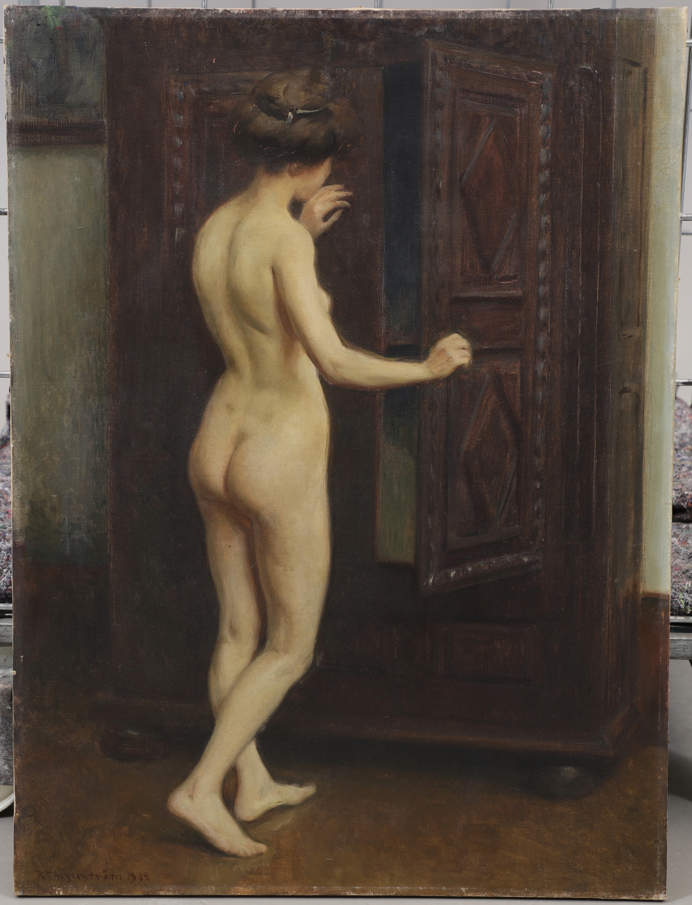 ROBERT THEGERSTRÖM. Interiör med nakenmodell. Olja på duk, signerad och daterad 1908.