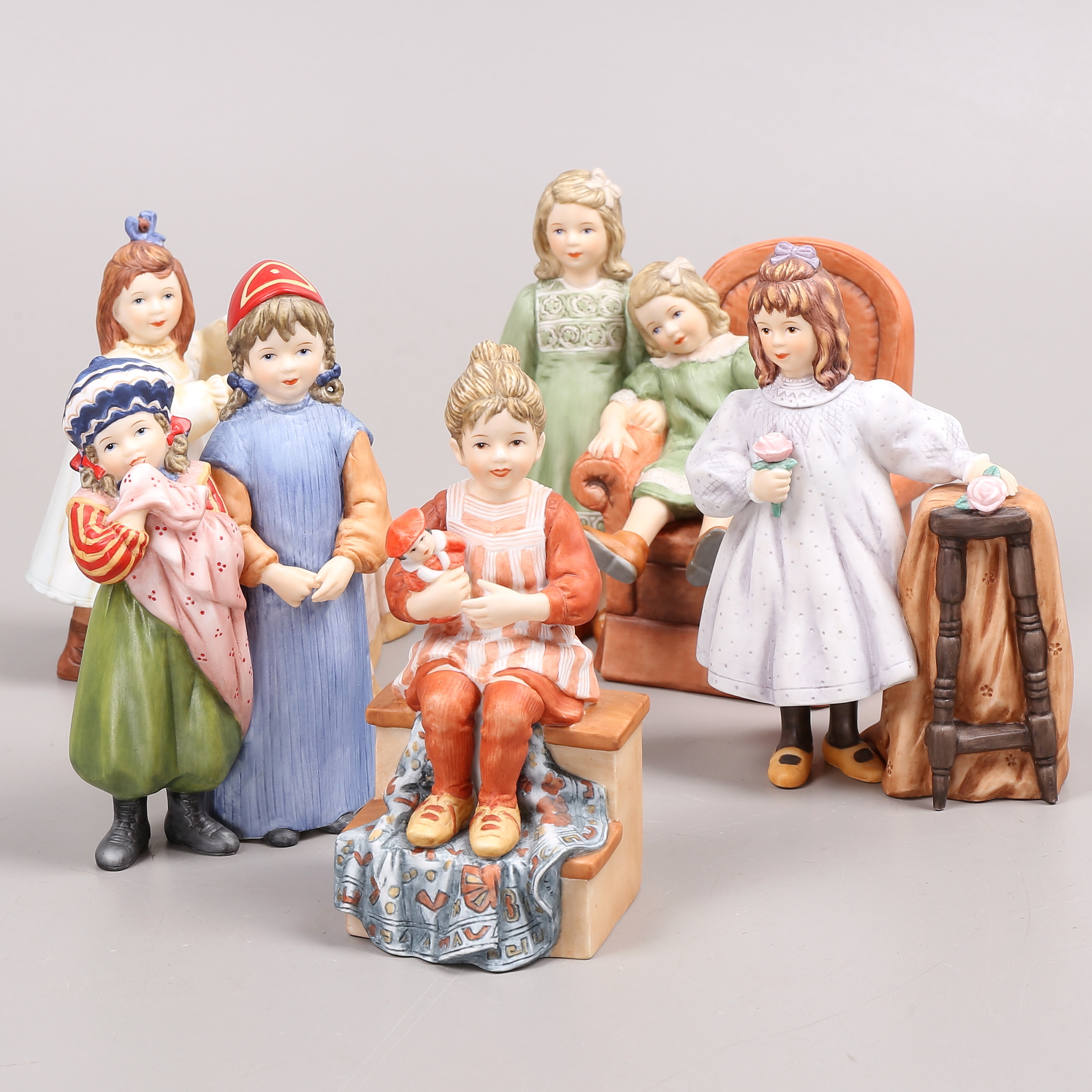FIGURINER, 5 st, efter Carl Larsson, porslin, Goebel, Tyskland, 1900/2000-tal.