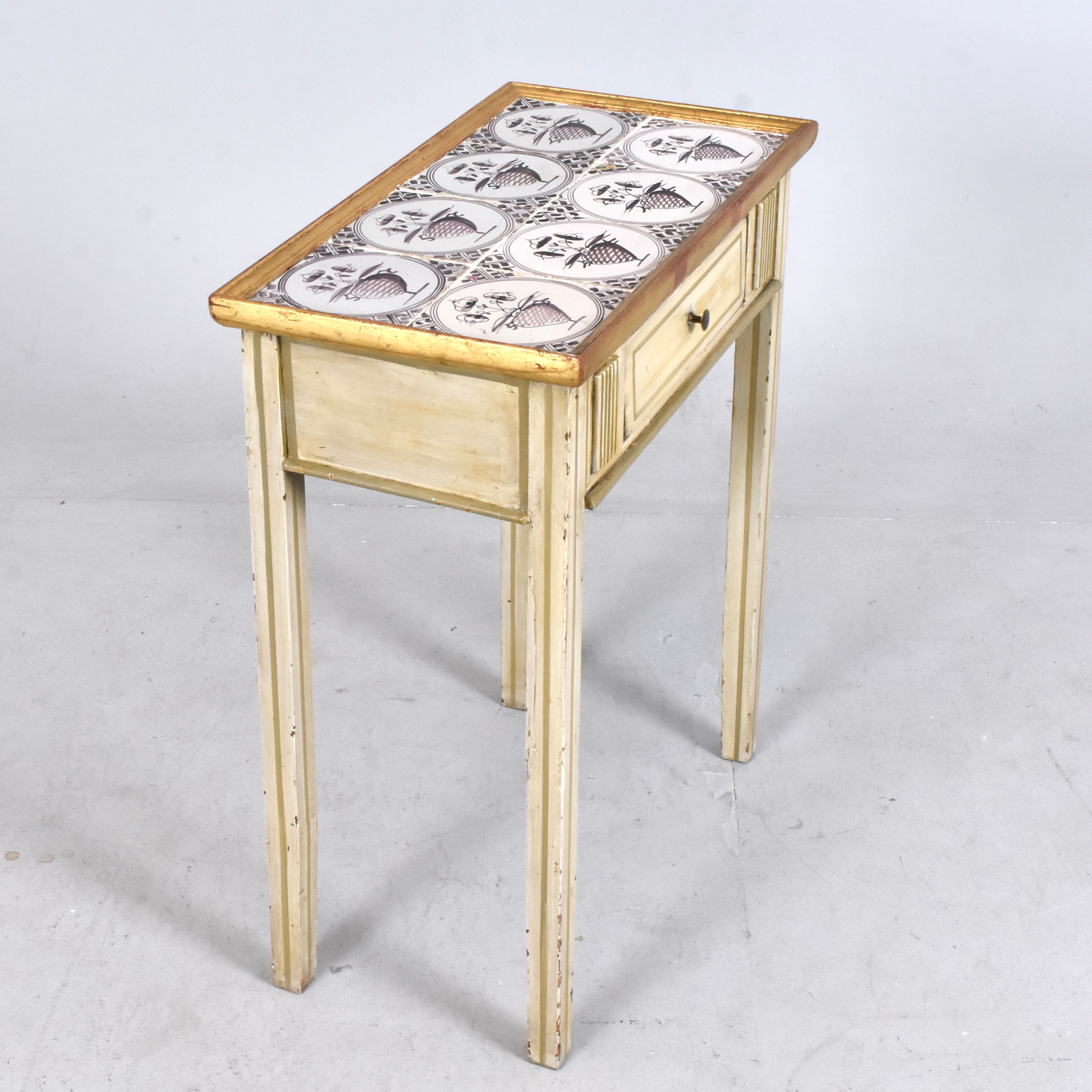 BORD MED LÅDA, samt kakelplattor, Louis XVI-stil, 1800-tal, kaklen möjligen Store Kongensgade.