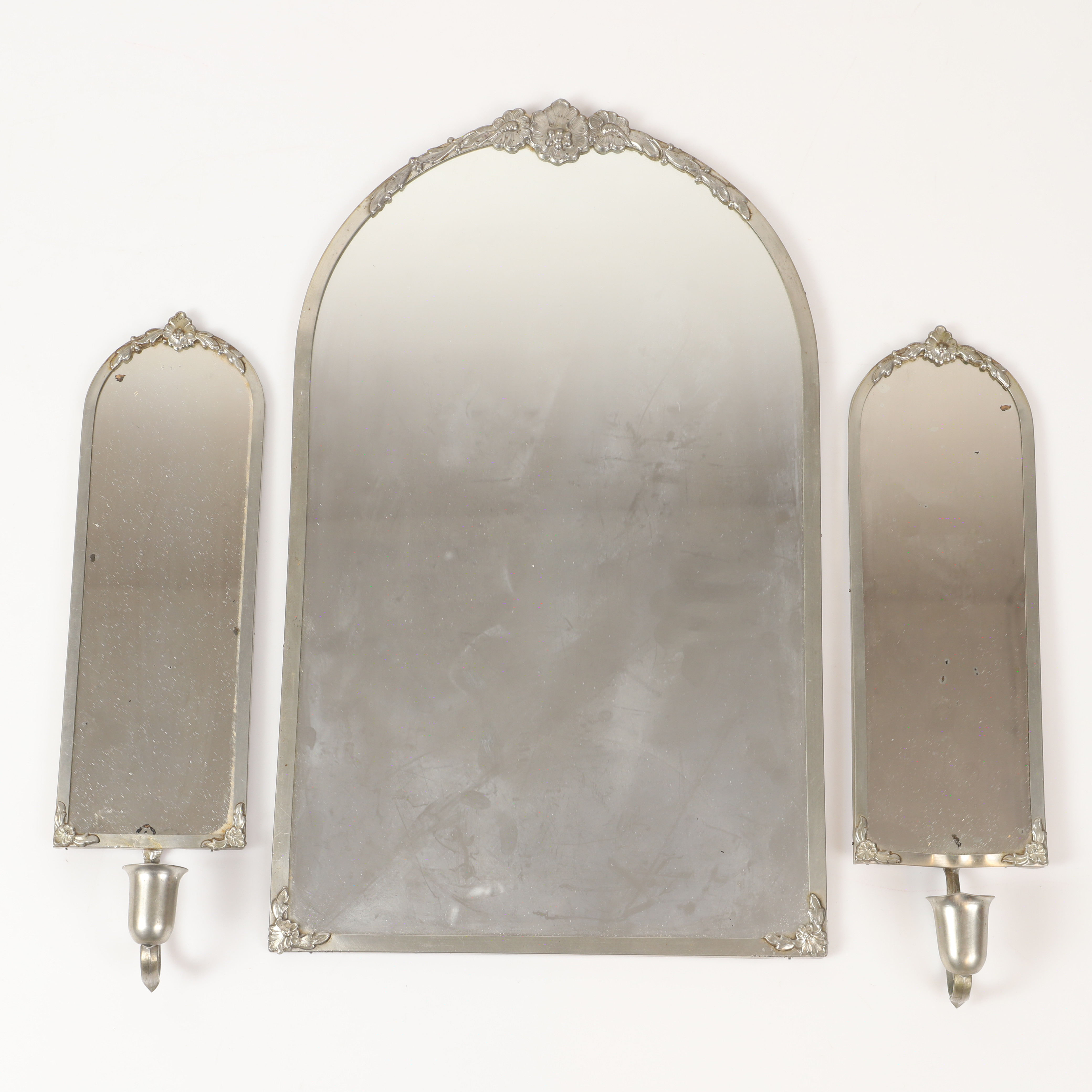 SPEGEL MED LAMPETTER, tenn/glas, 1900-tal.