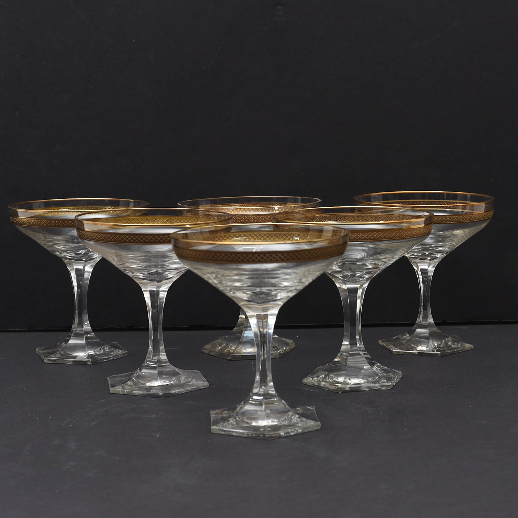 CHAMPAGNESKÅLAR, 6st, med förgylld bård, slipad dekor.