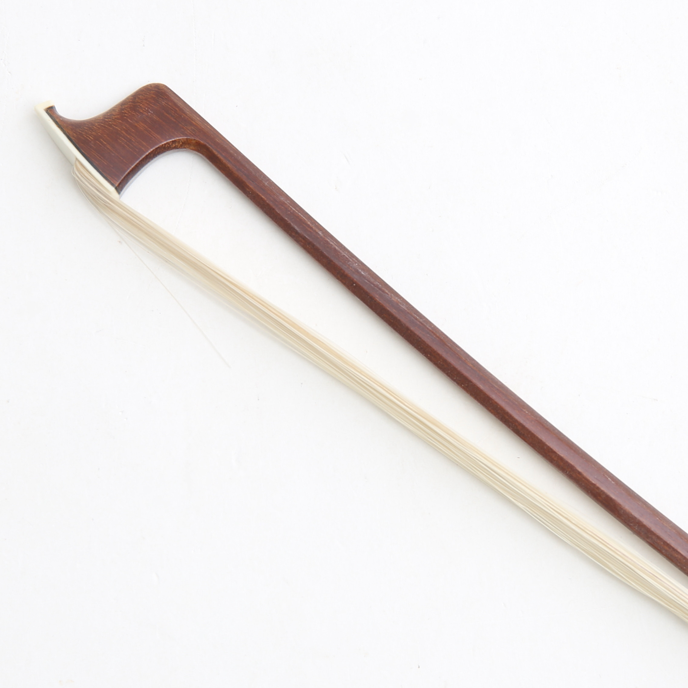 VIOLINSTRÅKE, Märkt Knoll, octagonal, pärlemorinläggning.