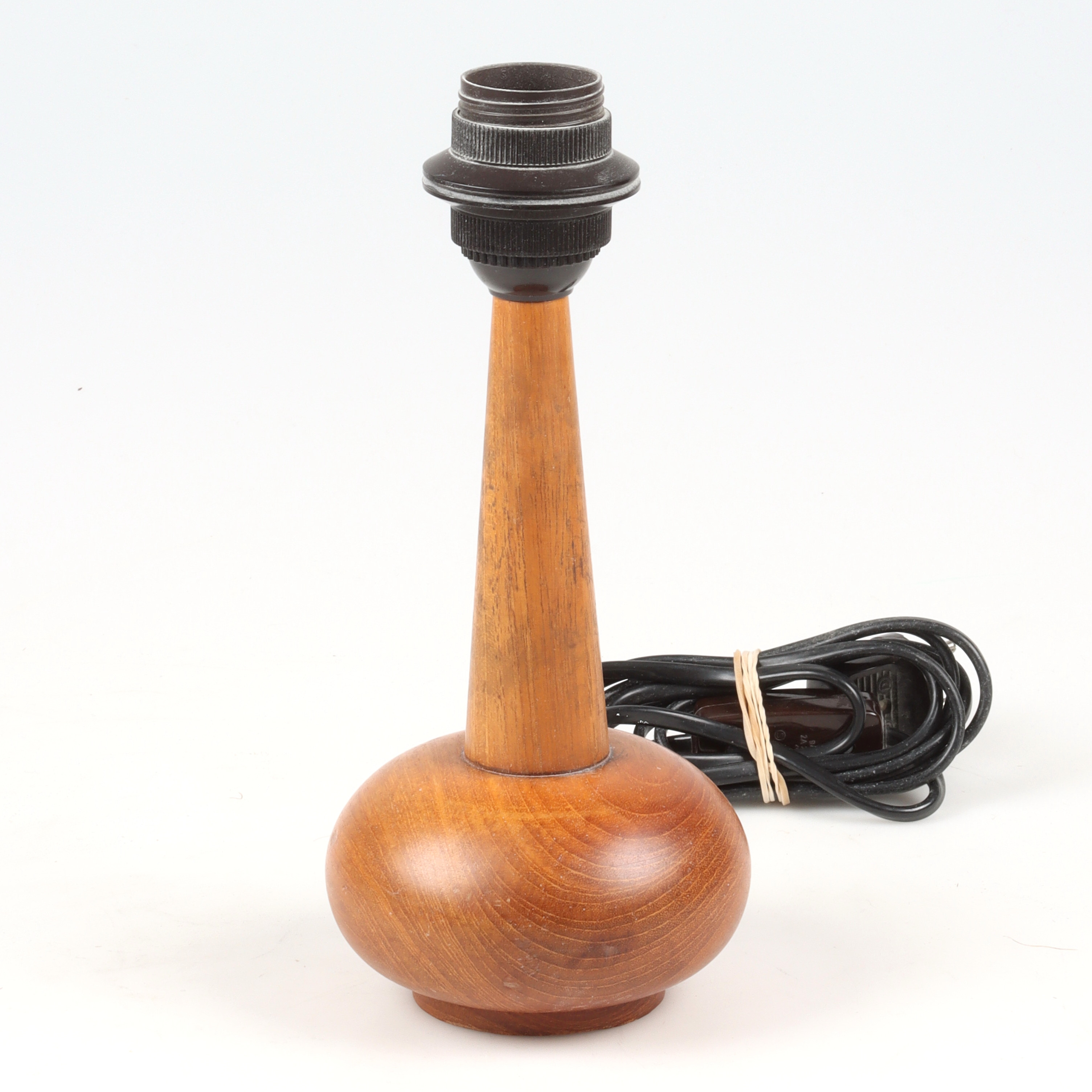 BORDSLAMPA. teak. 1950-tal.