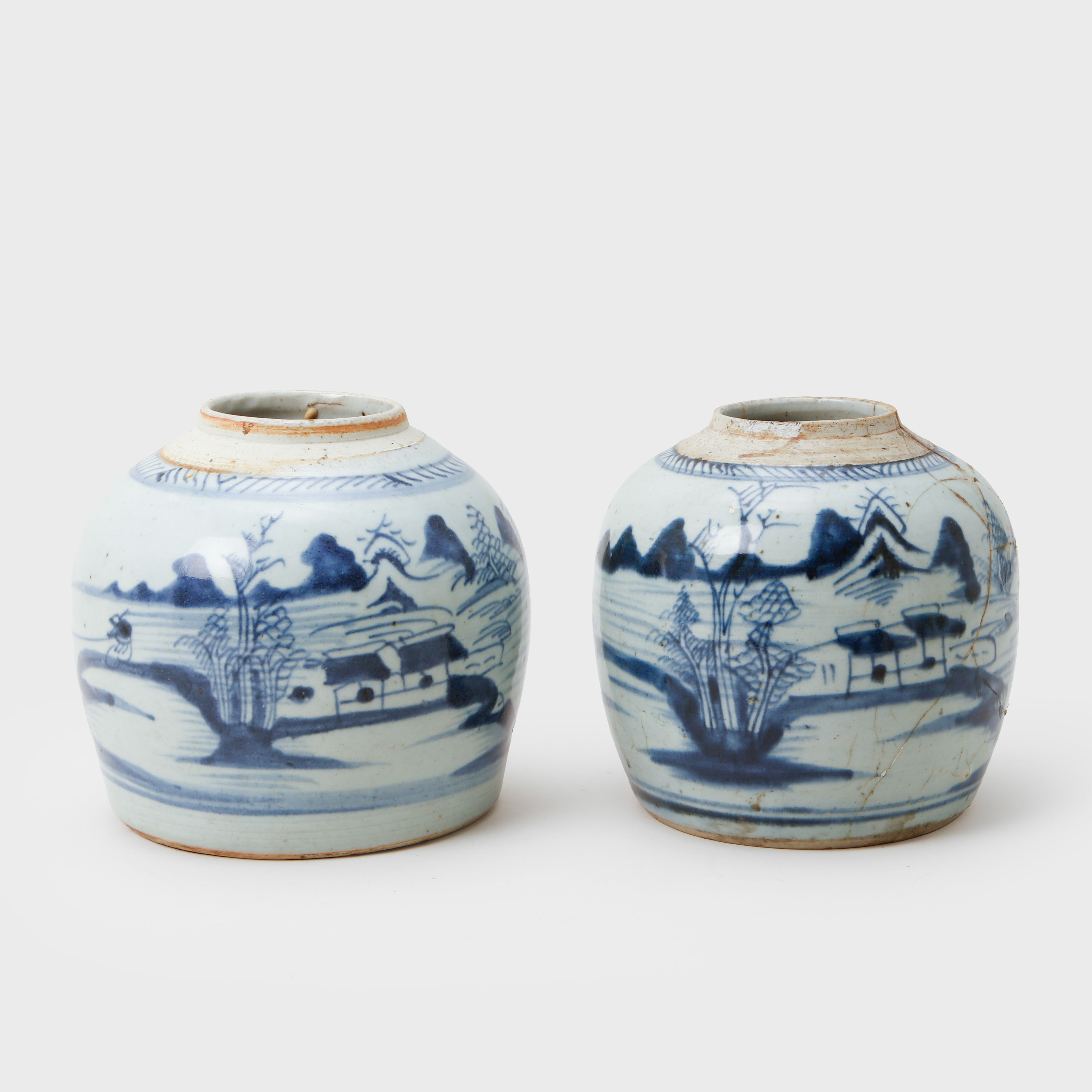 BOJANER, 2 stycken, porslin, Kina, 1800-tal.