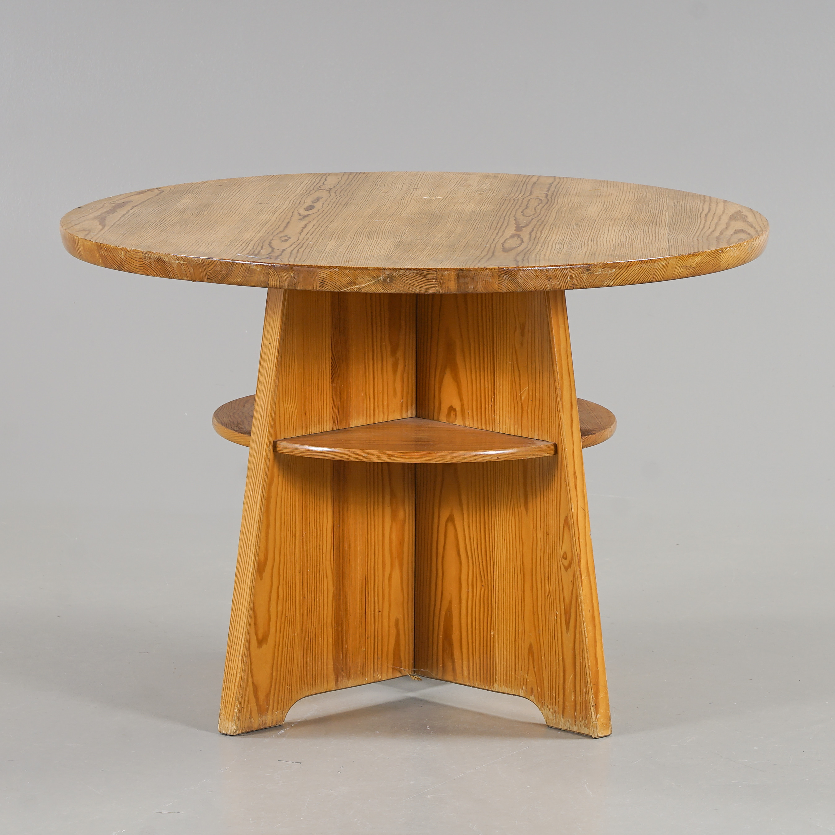 GÖRAN MALMVALL. Soffbord, Furu, Svensk Fur, Karl Andersson & Söner, 1900-talets mitt.