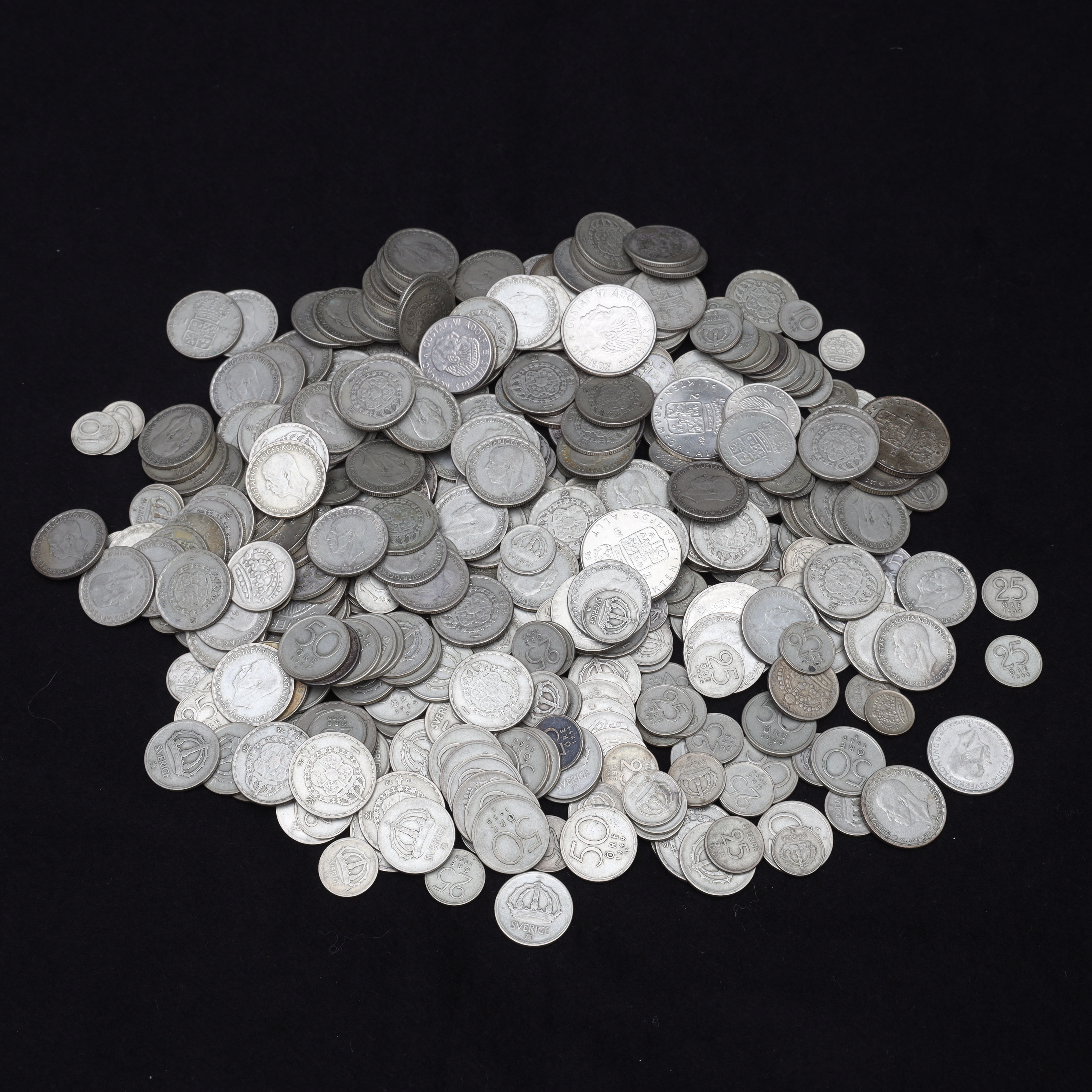 PARTI SILVERMYNT, finsilvervikt ca 838 gram.