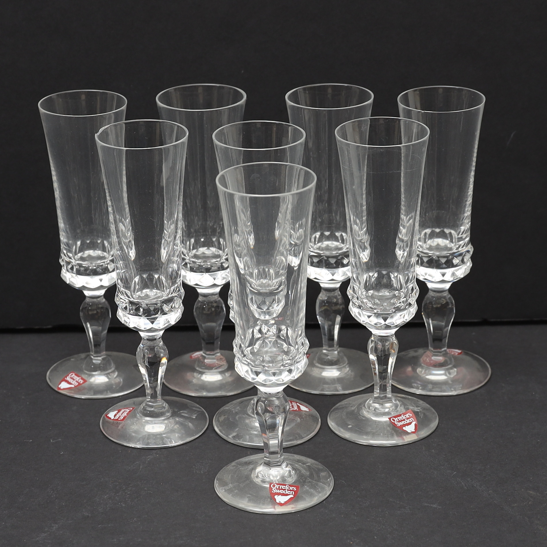 INGEBORG LUNDIN. Snapsglas, 8st, "Silvia" Orrefors, etikettmärkta och signerade.