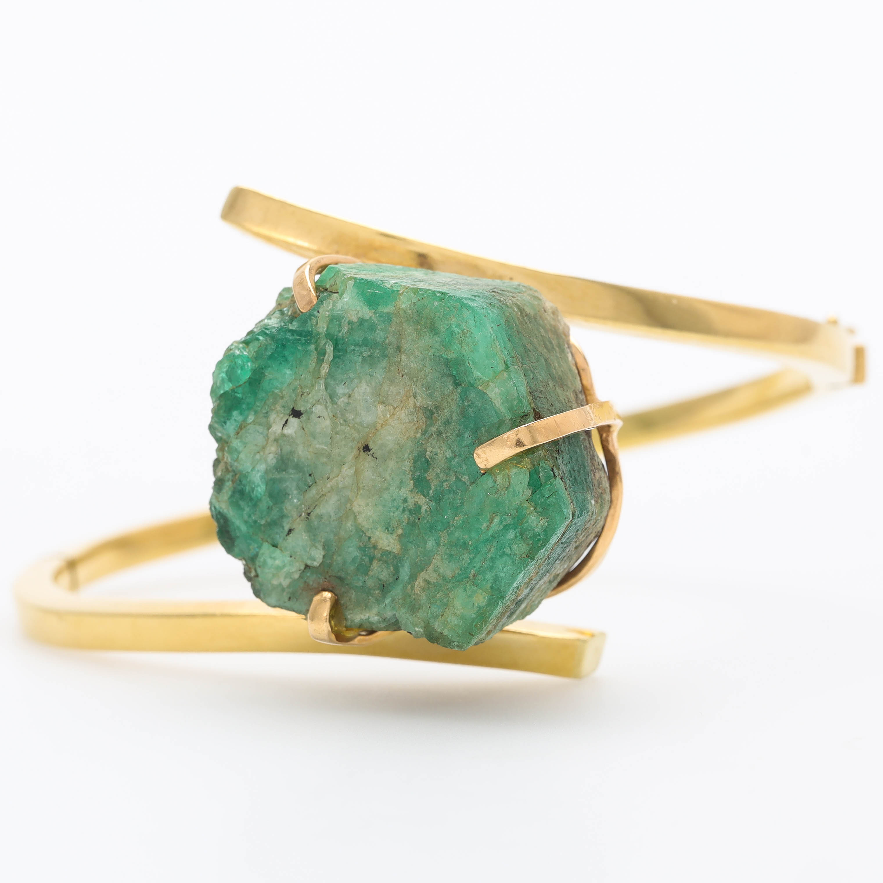 ARMBAND, 18 k med naturlig smaragdkristall.