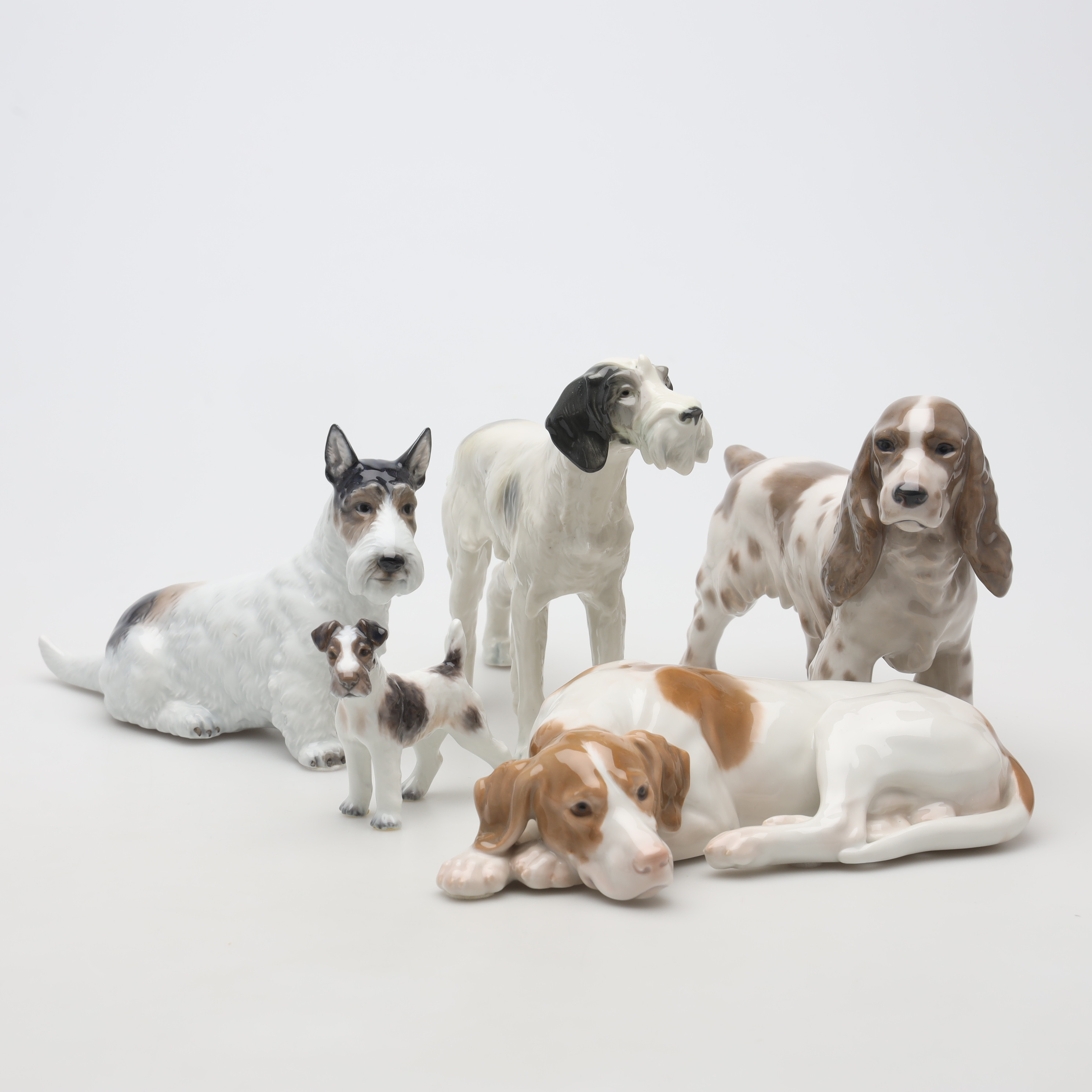 FIGURINER, 5 st, porslin, hundar.
