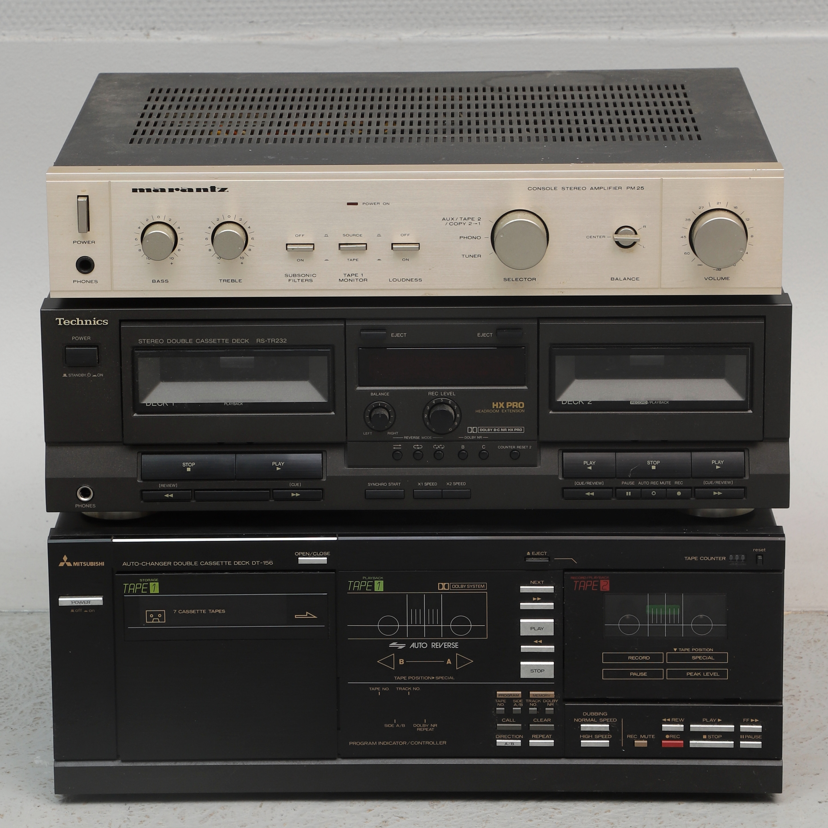 STEREOKOMPONENTER, 3 delar, Mitsubishi, Technics och Marantz, 1900-tal.