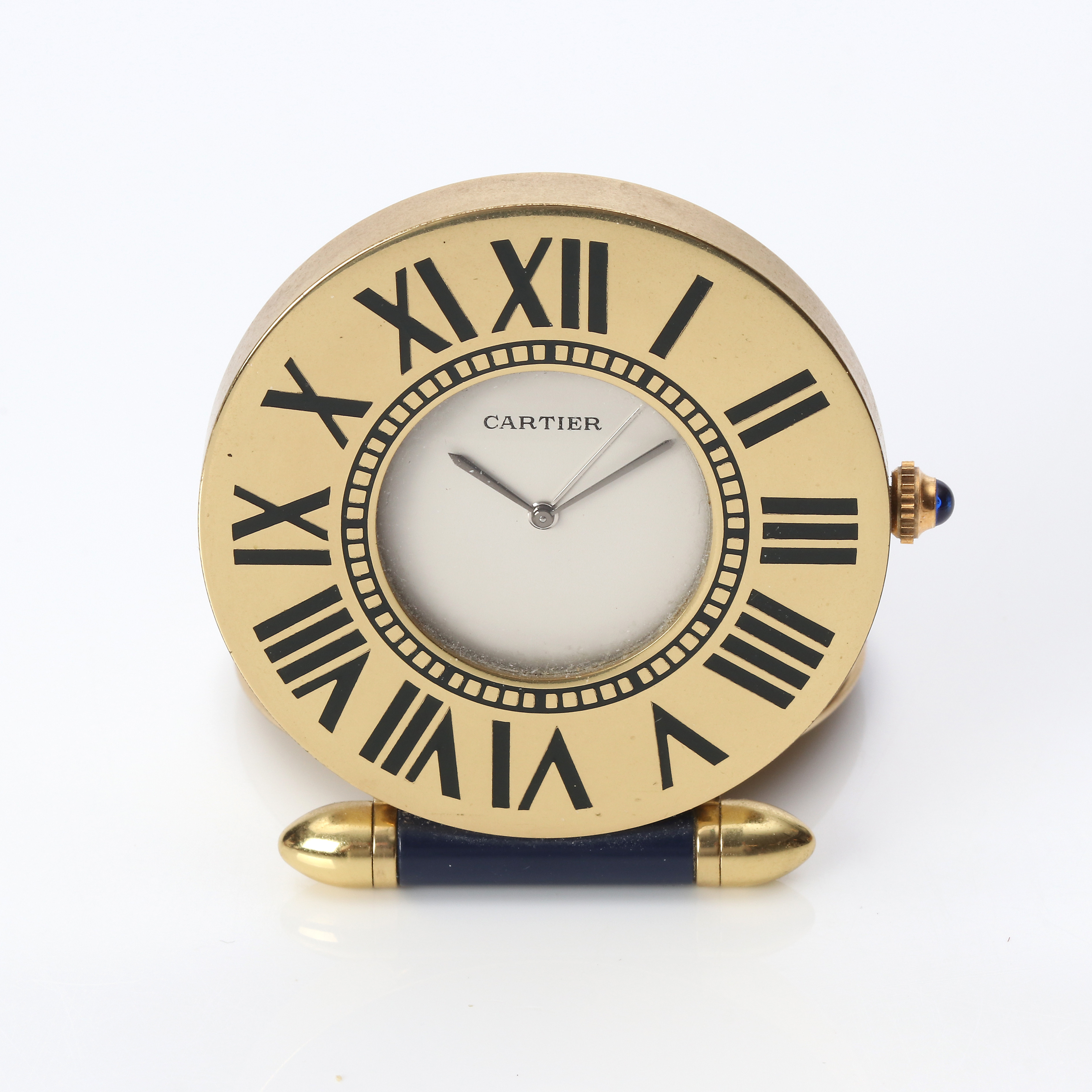 CARTIER, RESEVÄCKARUR. Guldpläterad metall, blå emalj, quartzverk.