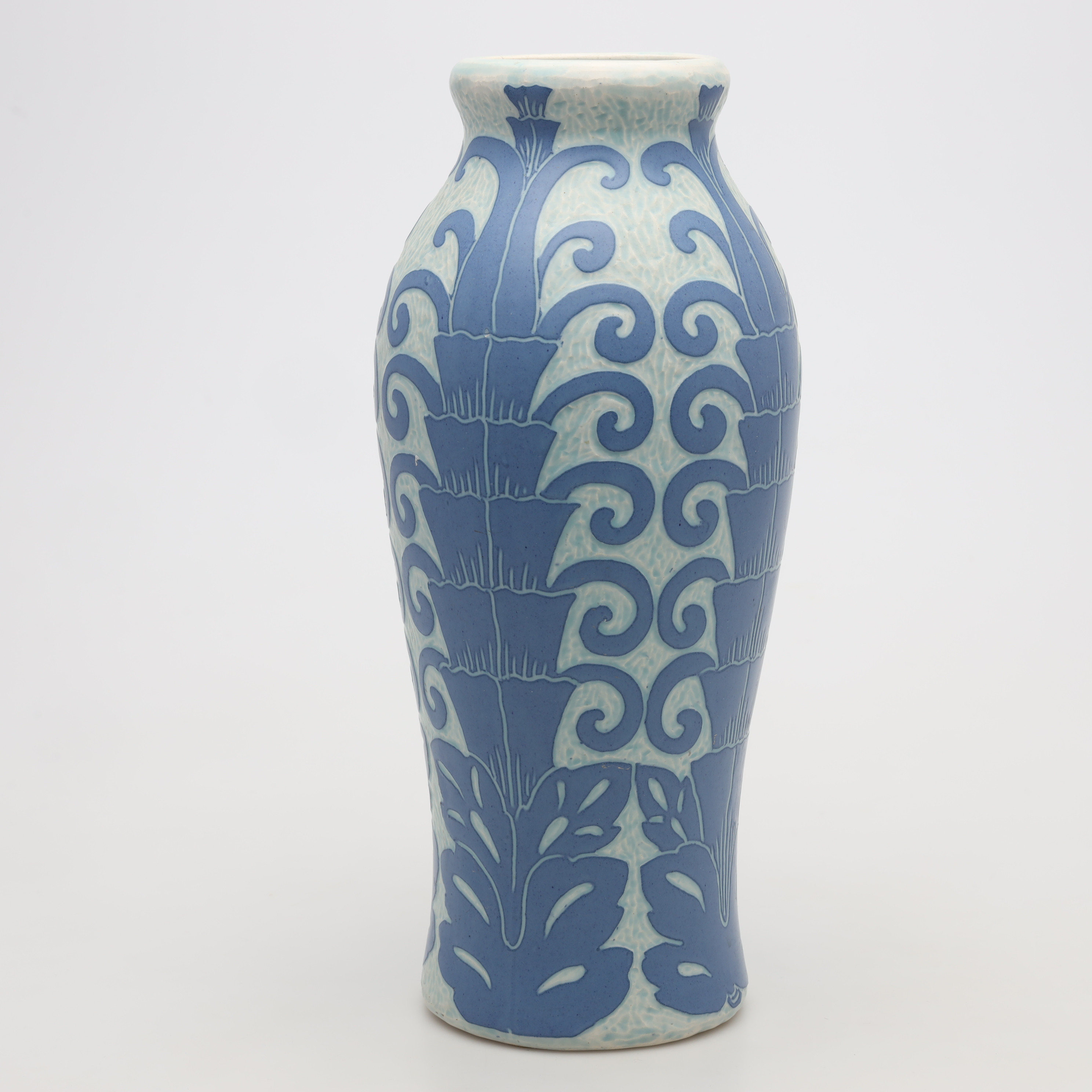 JOSEF EKBERG. VAS, keramik, "Sgraffito", daterad 1918, Gustavsberg.