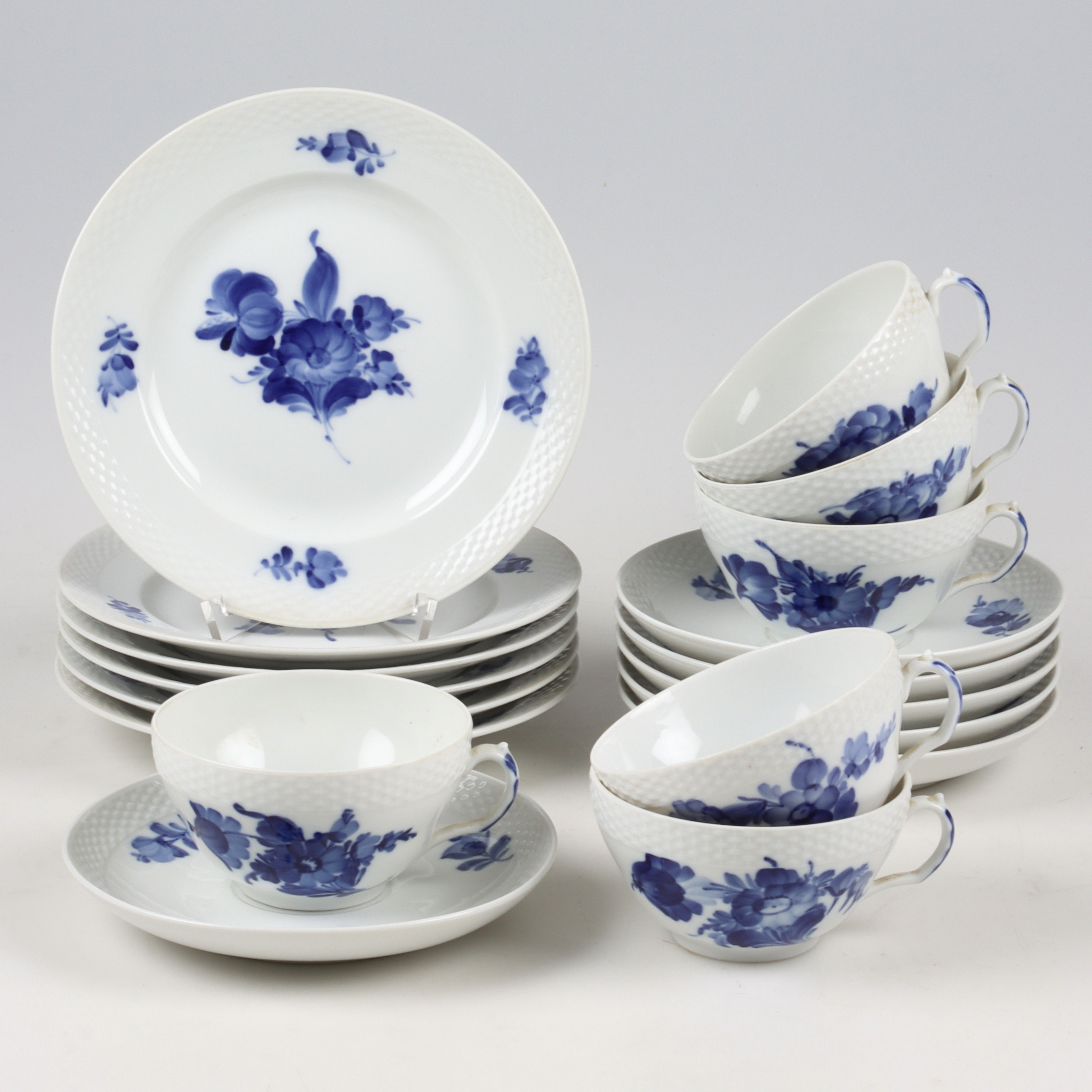 TESERVISDELAR, 18 delar, porslin, "Blå Blomst", Royal Copenhagen, Danmark.