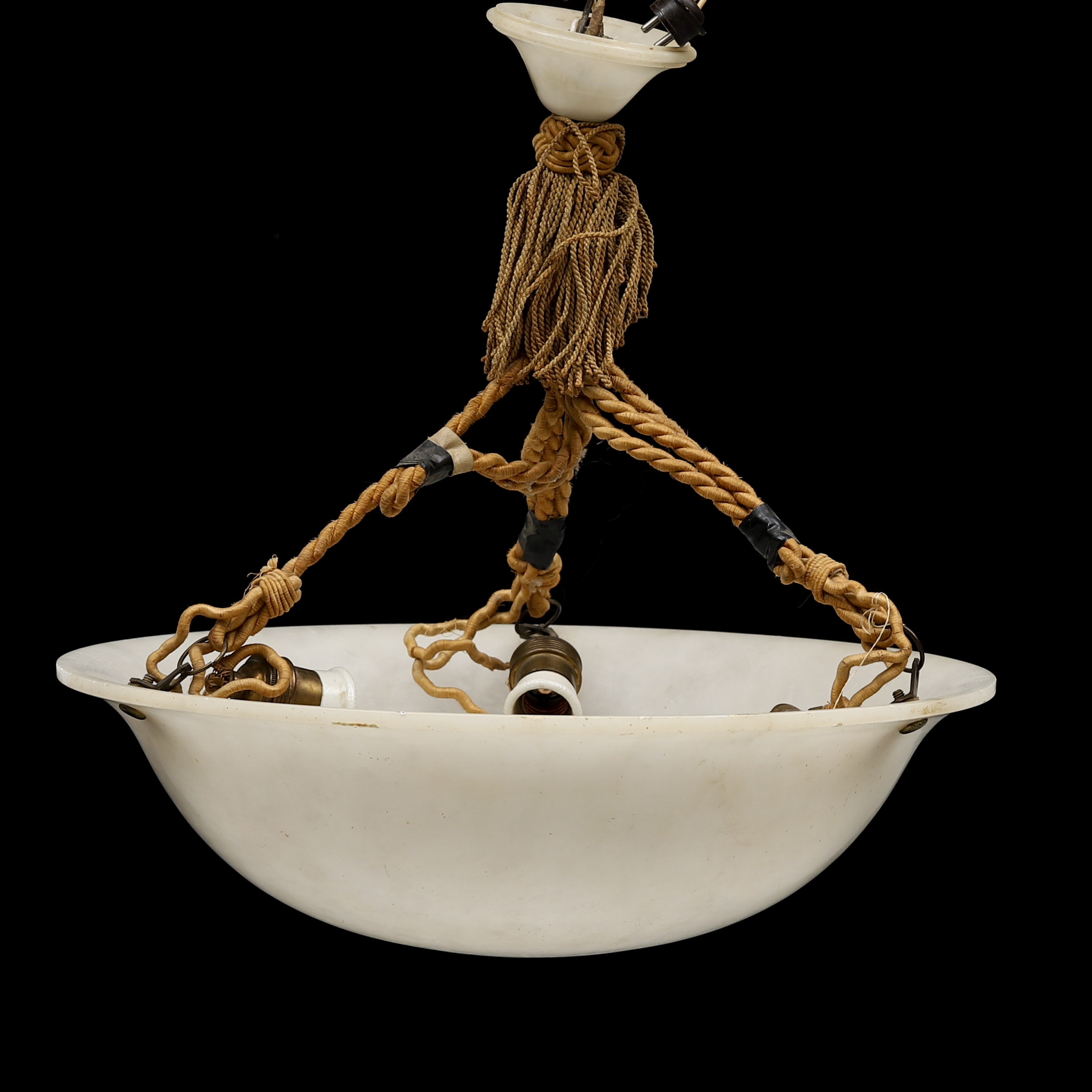 TAKAMPEL, kupa i alabaster, 1900-talets första hälft.