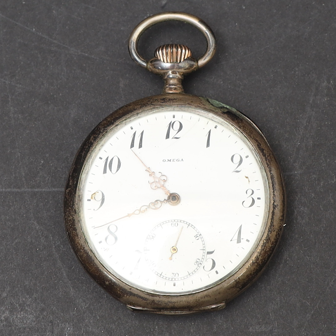 FICKUR, Omega, silver, baksida med graverad jaktdekor.