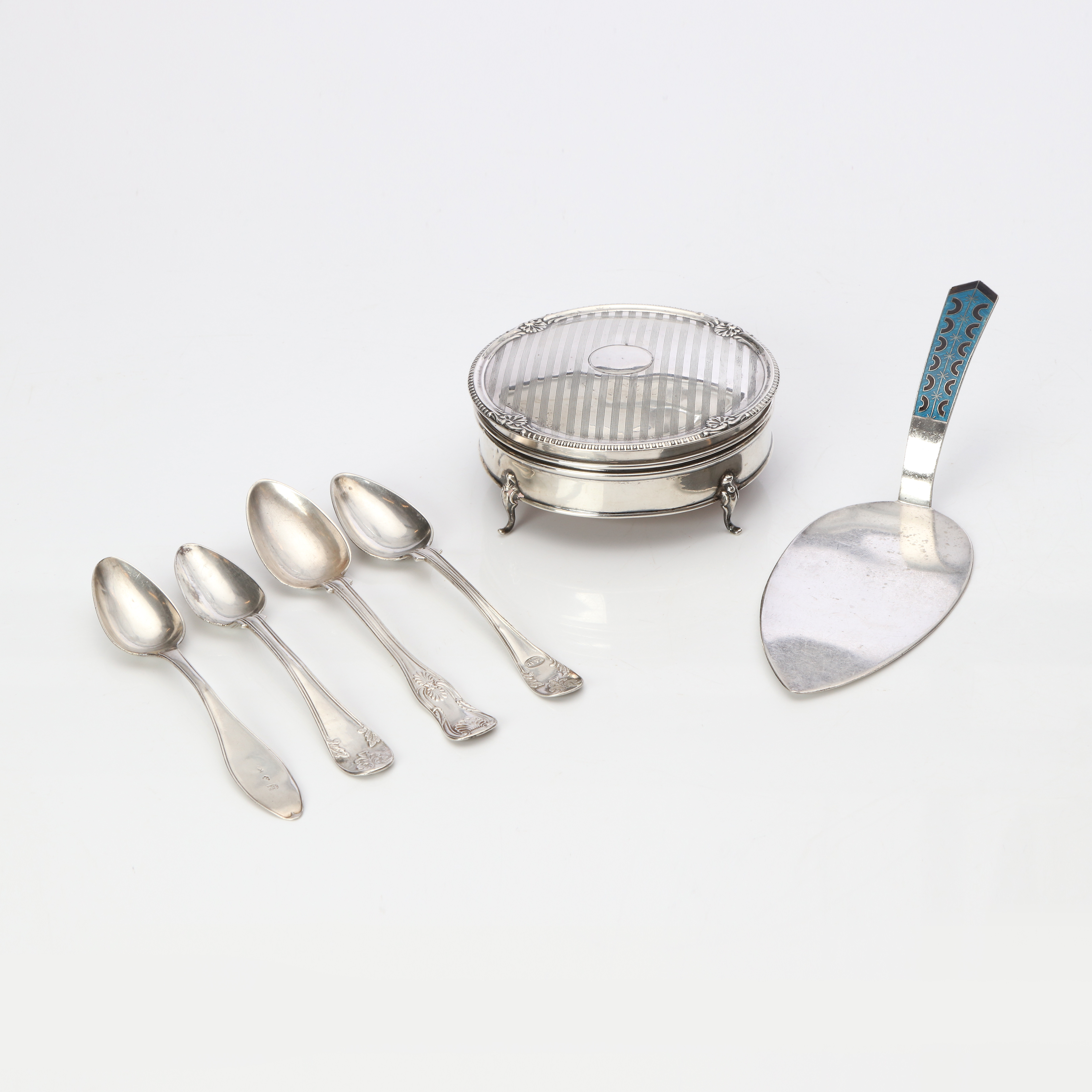 PARTI SILVER, SEX DELAR. Total vikt 295 gram (asken delvis i andra material).