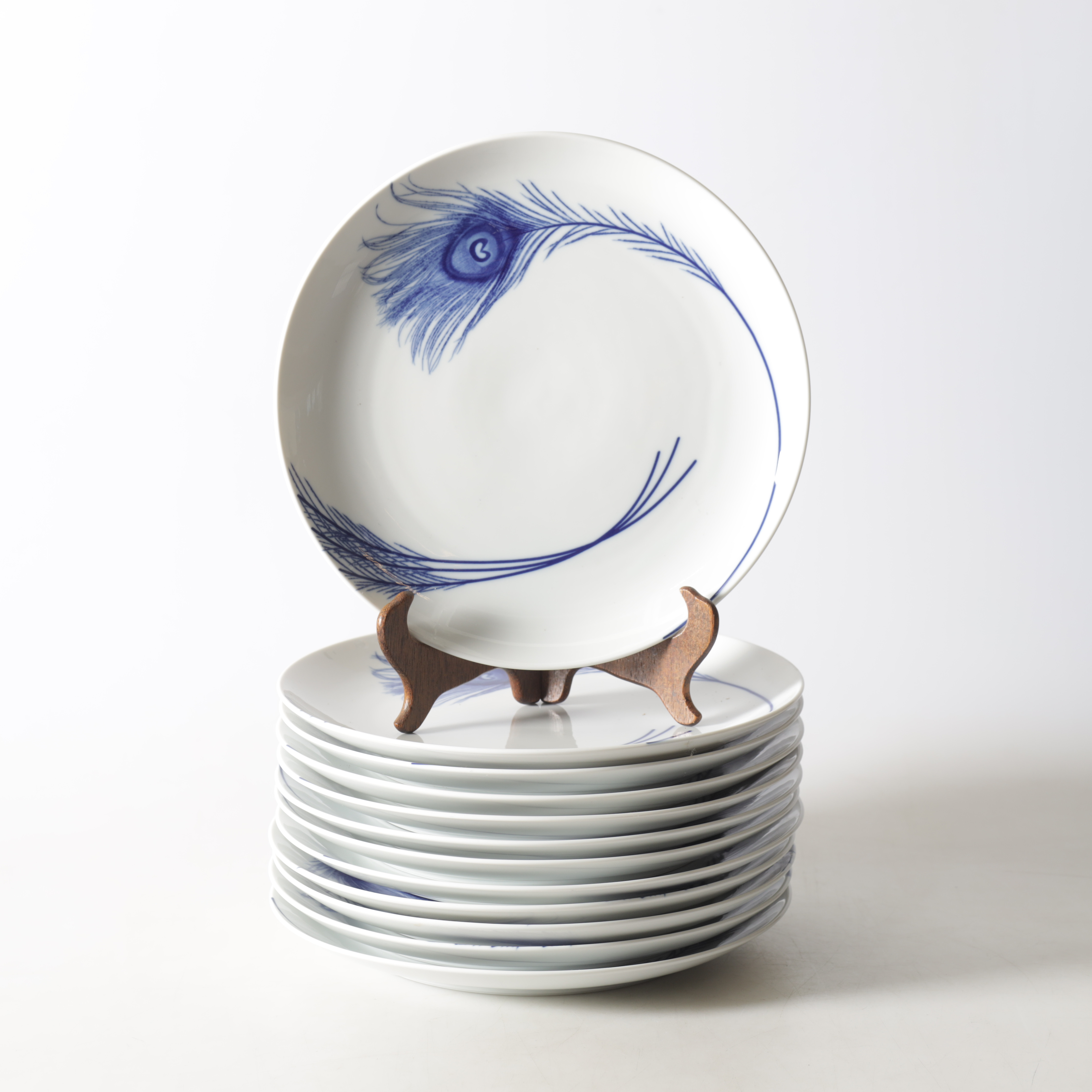TALLRIKAR, 12 st "Peacock Blue", Ari Behn, Fyrklövern, Norge.