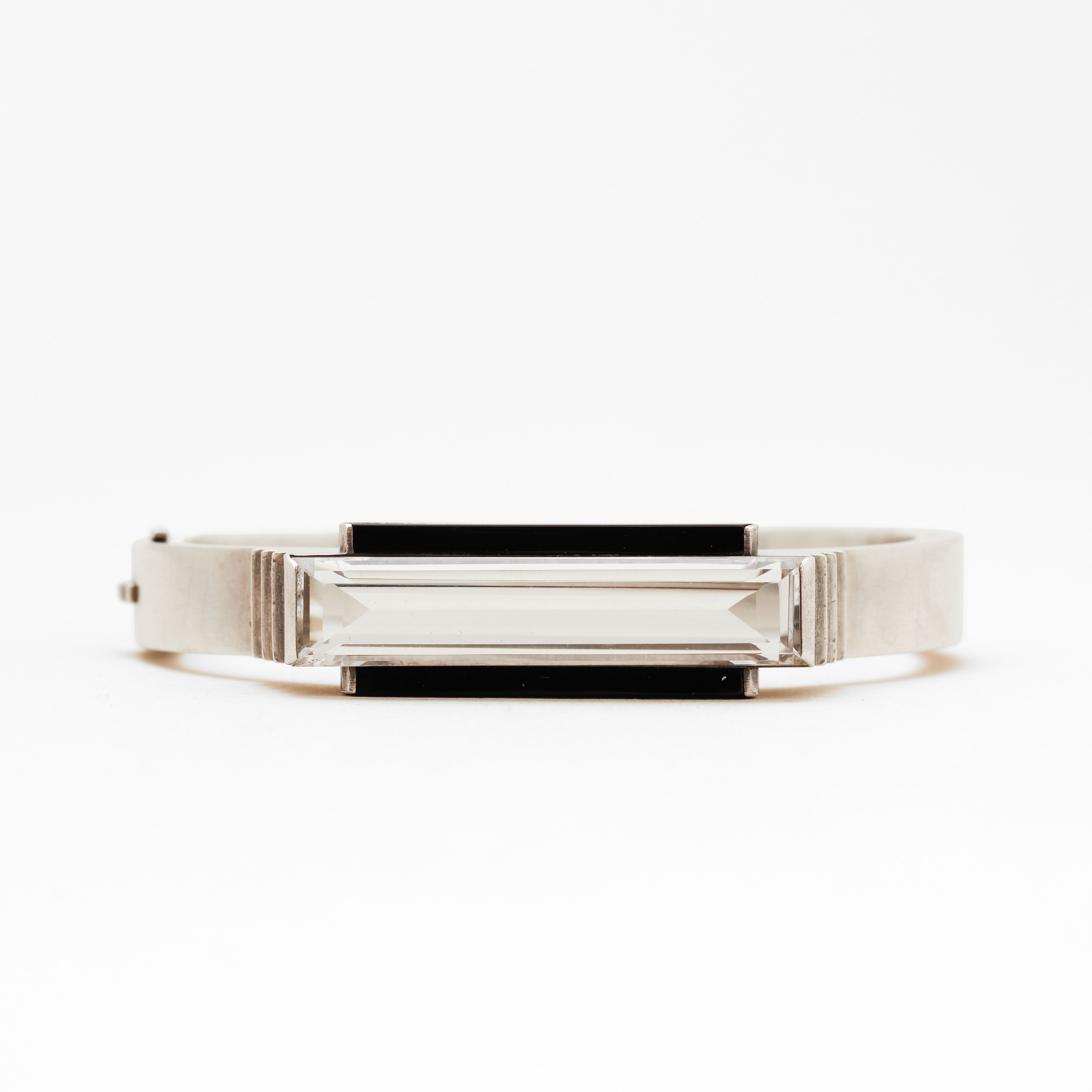 WIWEN NILSSON. Armband, silver, onyx, trappslipad bergkristall, Lund, 1936.