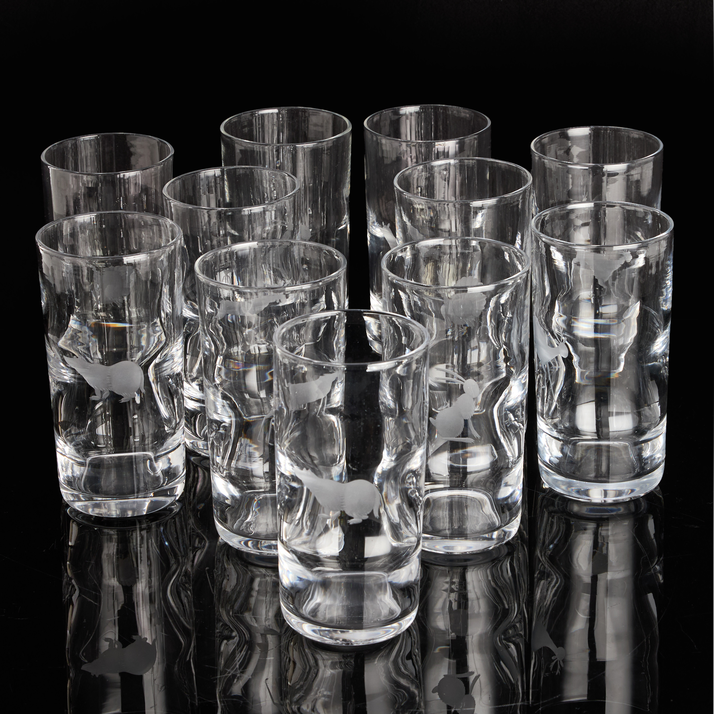 ELIS BERGH. Highballglas, 11 st, Kosta, omkring 1900-talets mitt, signerade, slipad dekor av djur.