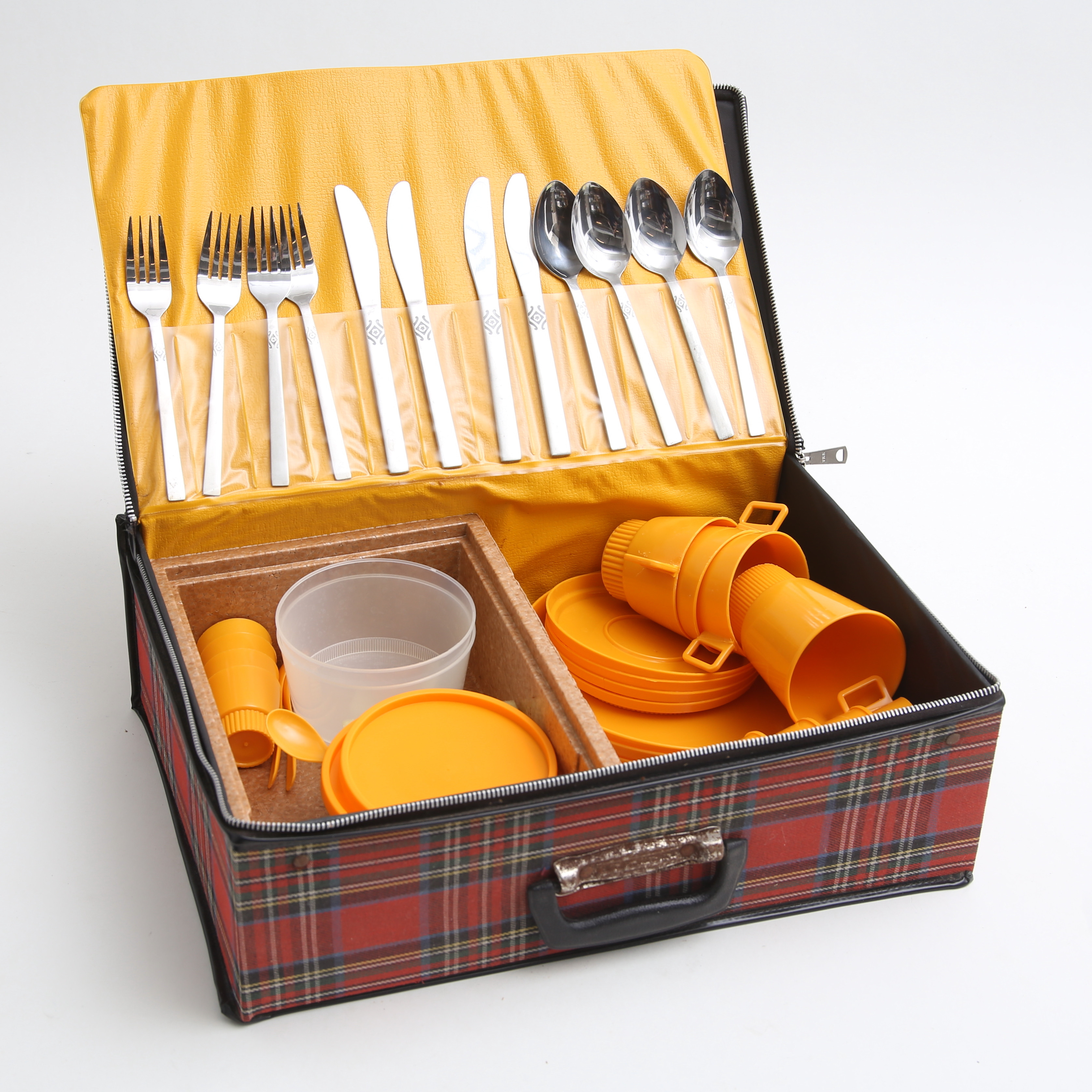 BENGT ORUP. Picnic-set i väska, 1950-tal.