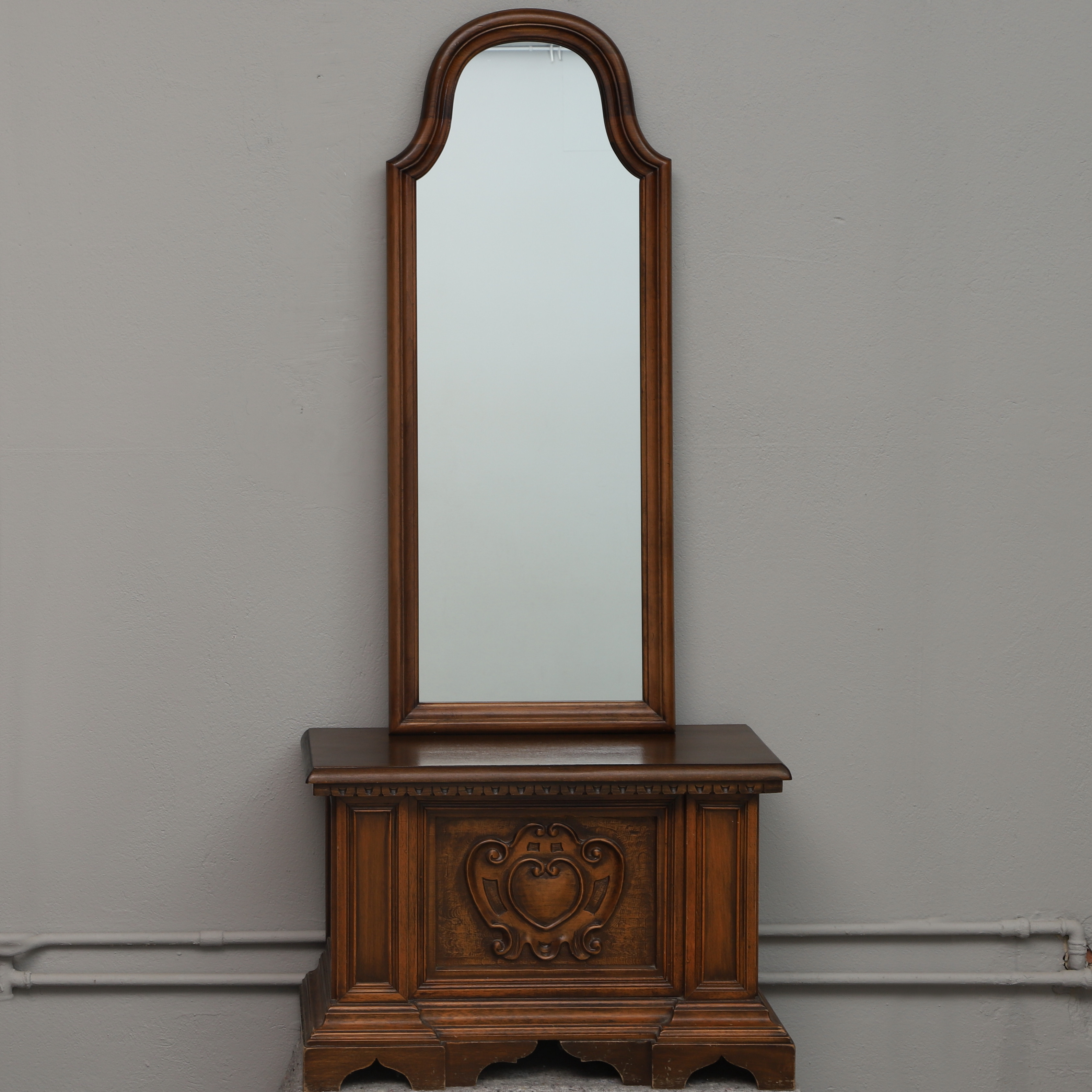 HALLMÖBEL MED VÄGGSPEGEL, mahogny, Kling colonial, 1900-tal.