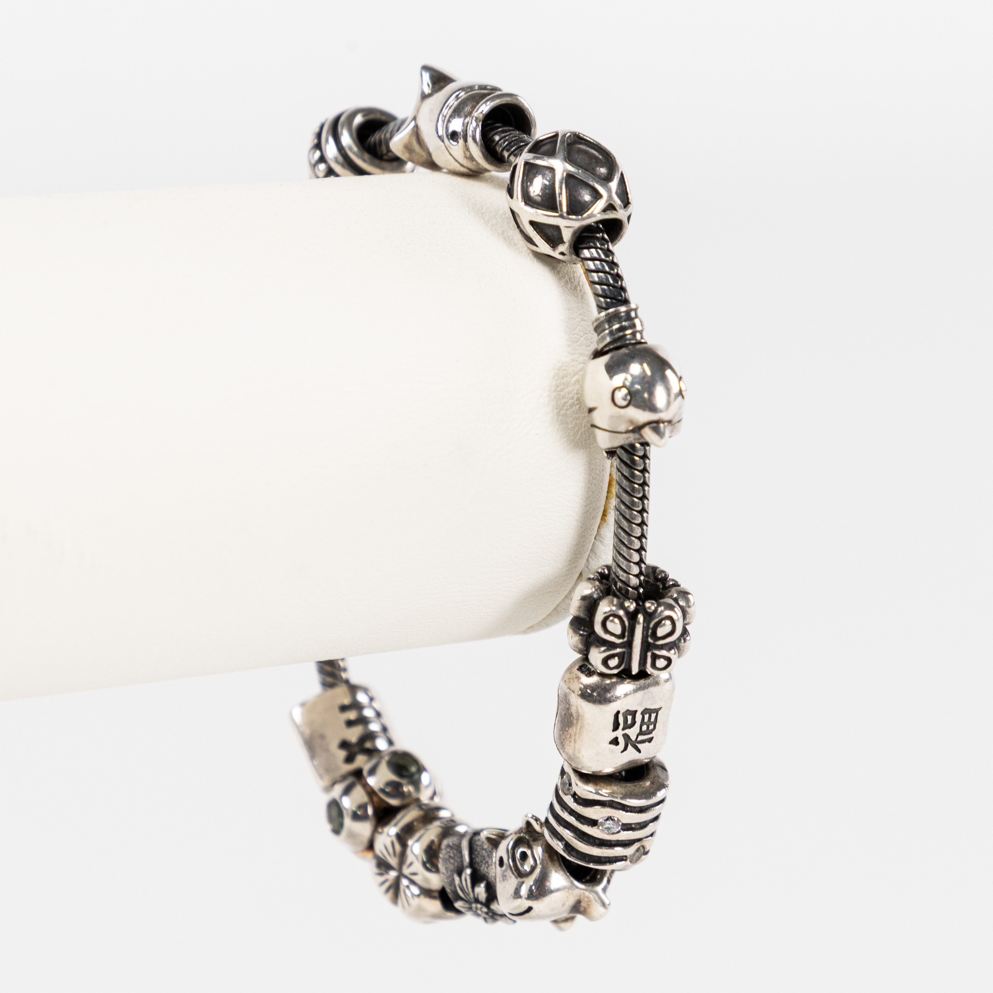 ARMBAND. Silver. Pandora.