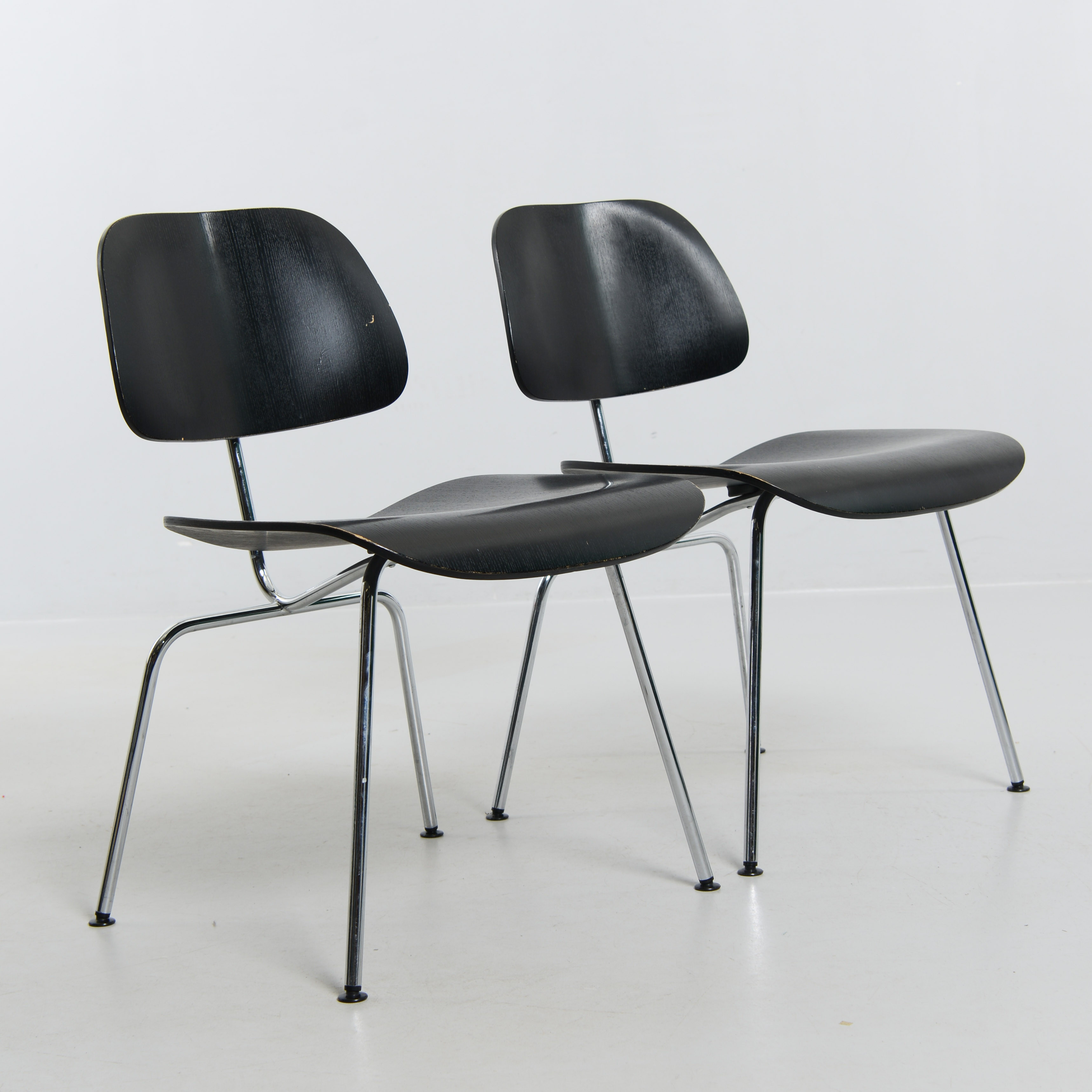 CHARLES & RAY EAMES. Stolar, 2 st, DCM, Plywood Group, Vitra, 1900/2000-tal.