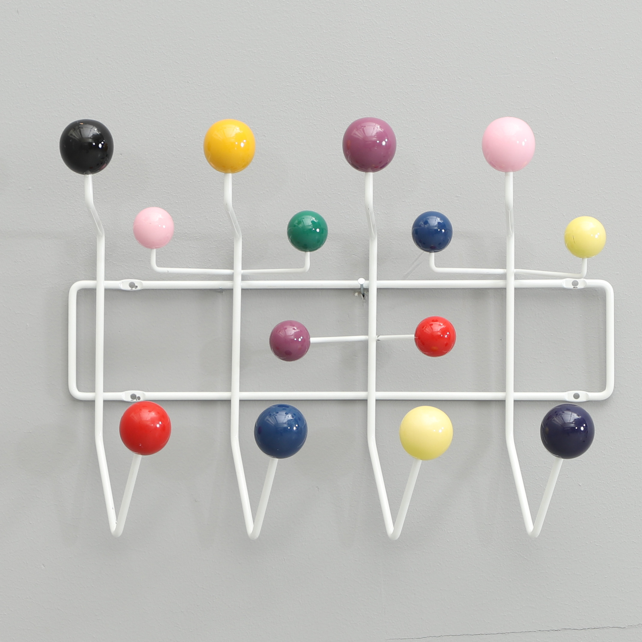 CHARLES & RAY EAMES. Klädhängare, "Hang It All".