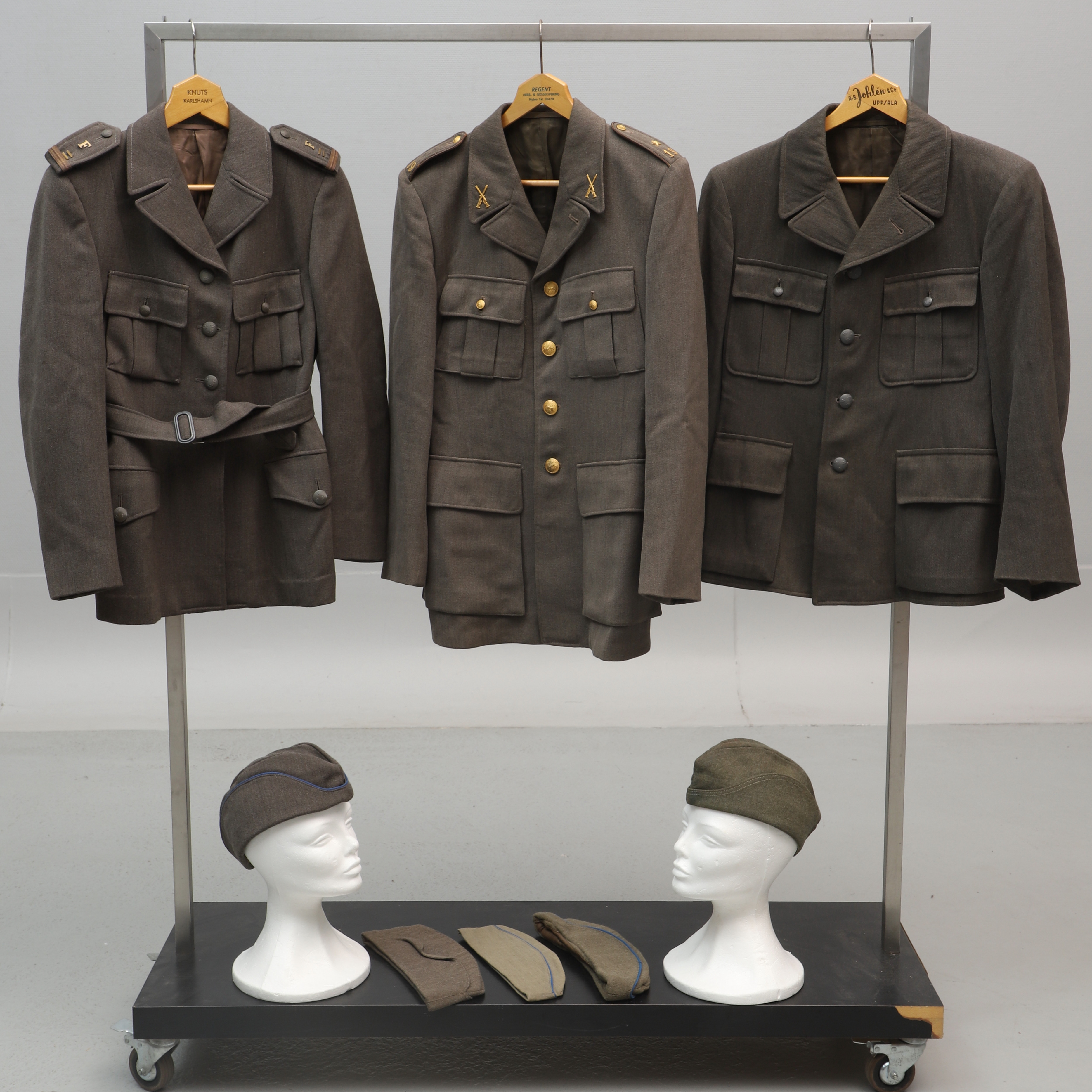 MILITÄRROCKAR & MÖSSOR, Svenska armén, 1900-tal.