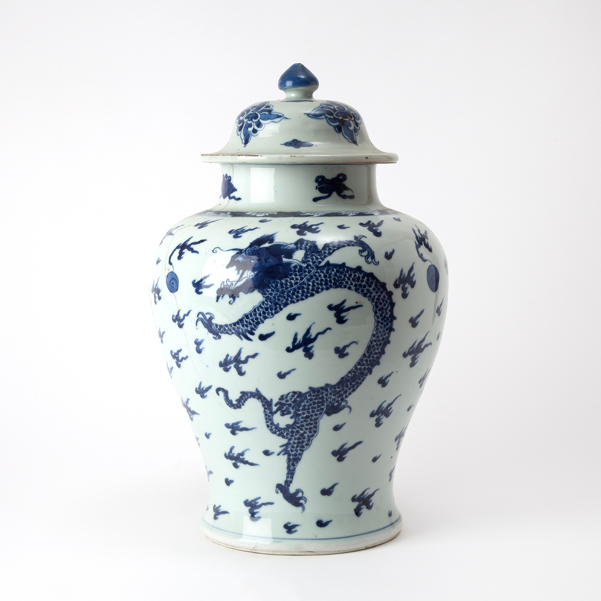 URNA, porslin, Kina, Kangxi (1662-1722).