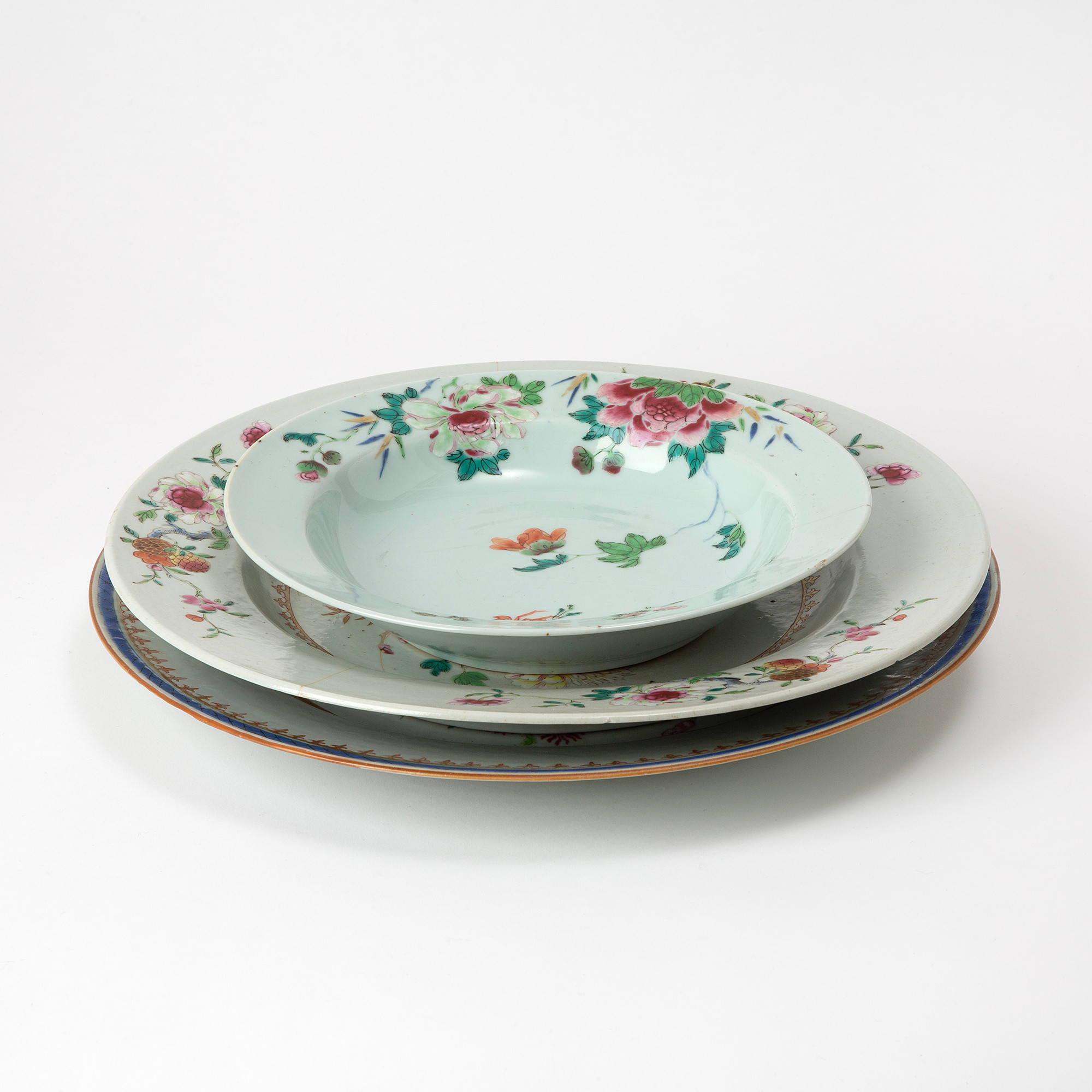 FAT & TALLRIK, tre delar, porslin, famille rose, Kina, 1700-tal.